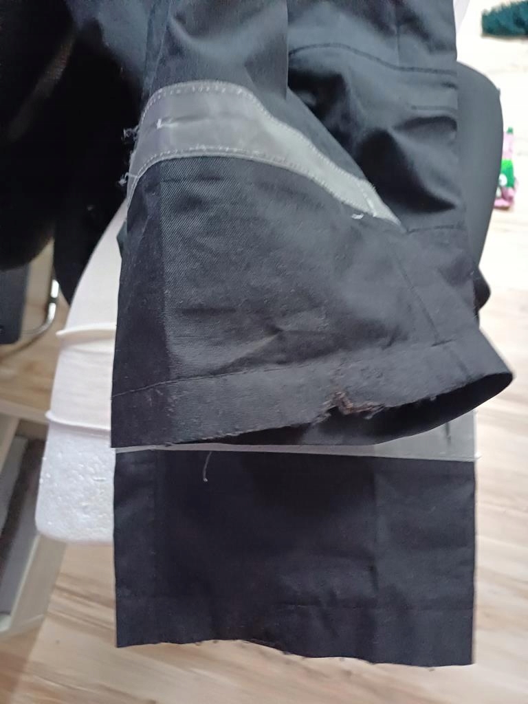 SPODNIE CIENKIE PRZECIWDESZCZOWE 128-130 Wiek dziecka 8 lat +