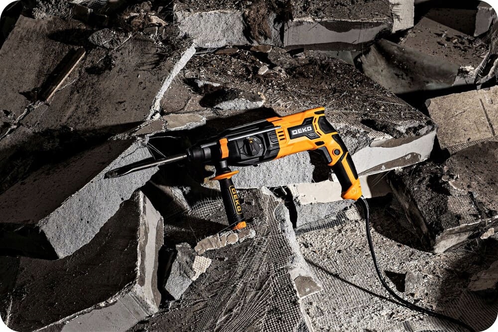 WIERTARKA UDAROWA MŁOTOWIERTARKA MOCNA WIERTARKA Z UDAREM SDS+ PLUS DEKO Typ uchwytu SDS Plus