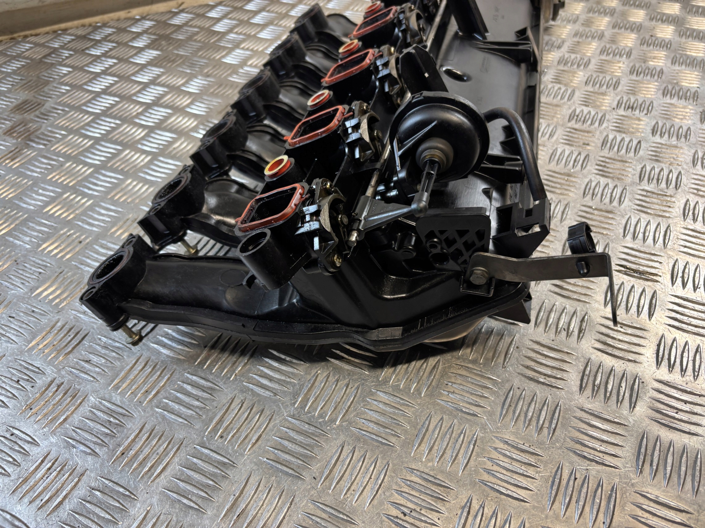intake manifold BMW E61 2.5D M57D25 7790701