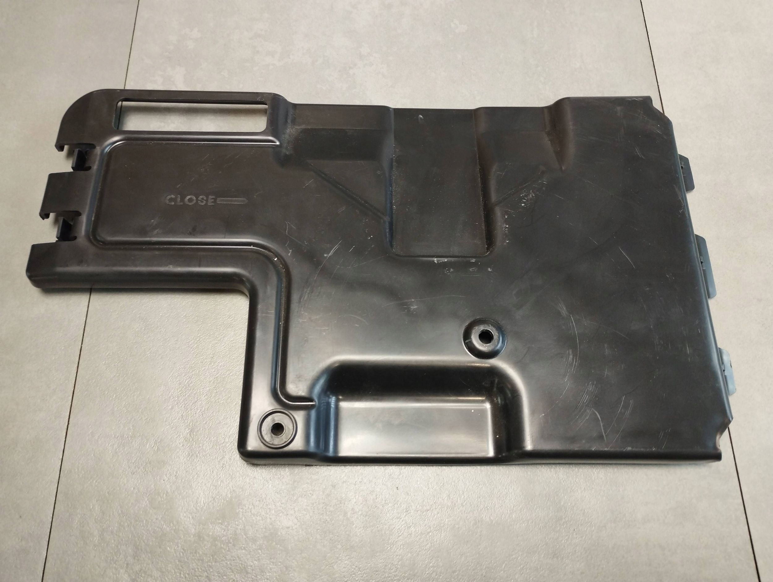 Mercedes-Benz GLE W166 Abdeckung Blende Abdeckung A1666800804
