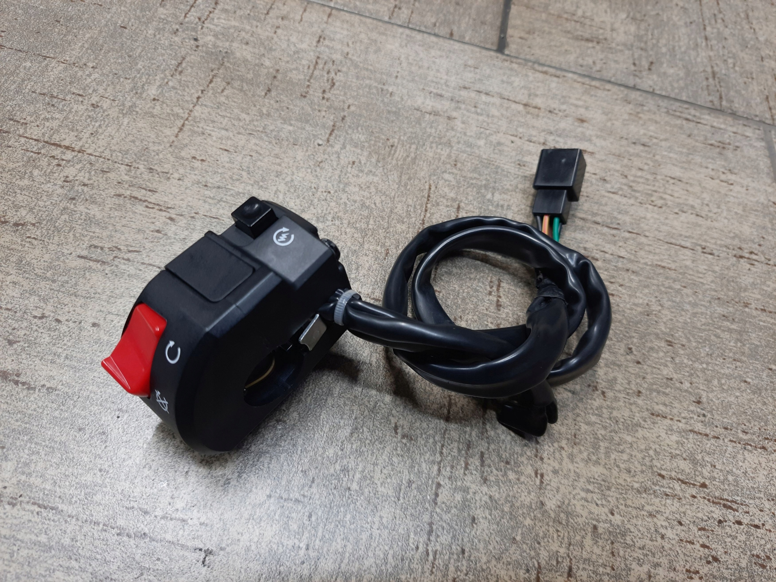 2R000482 - Переключатель зажигания Aprilia SX RX 125