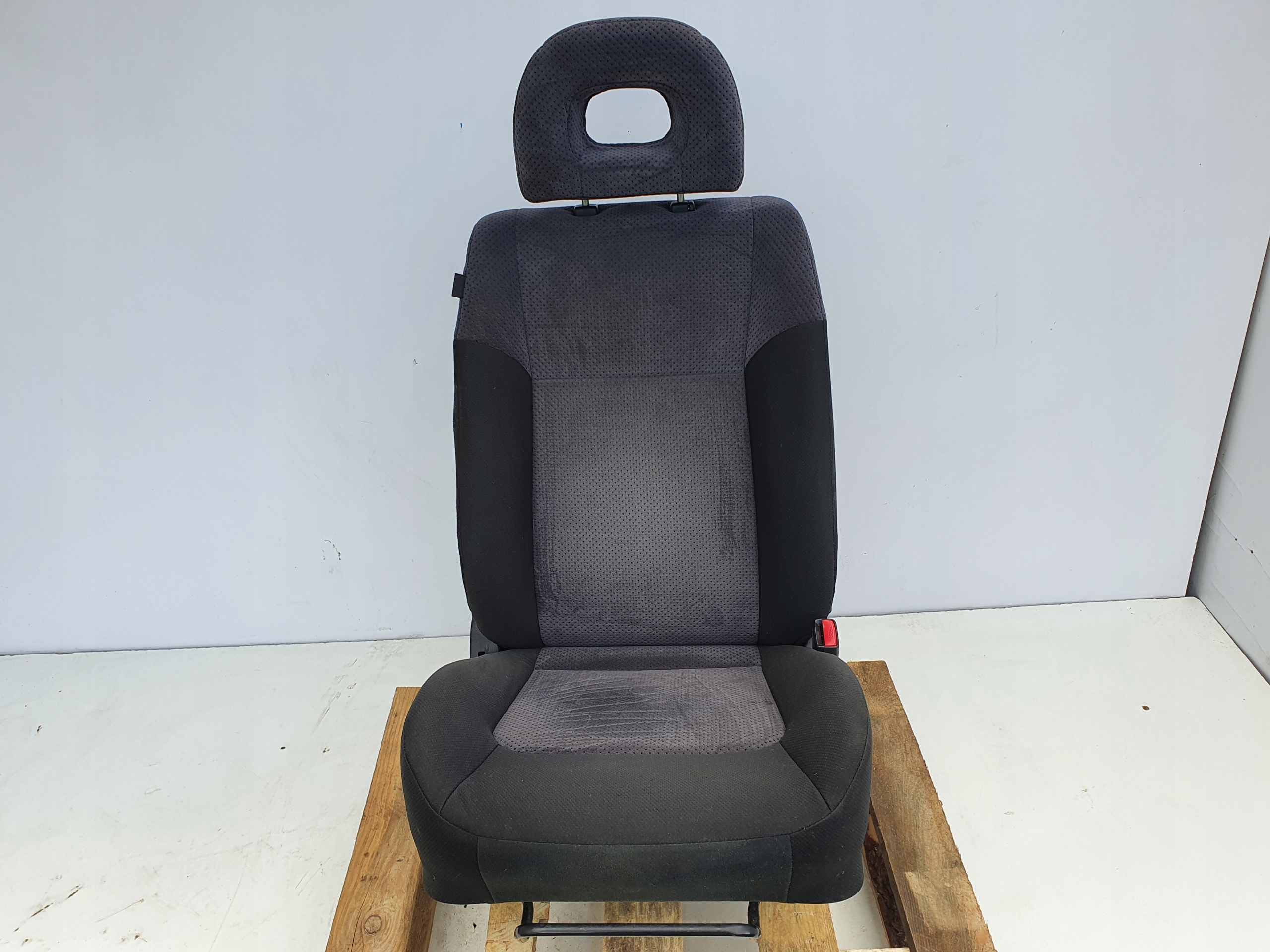 Mitsubishi Outlander I PRZEDNI FOTEL PRAWY PASAŻER