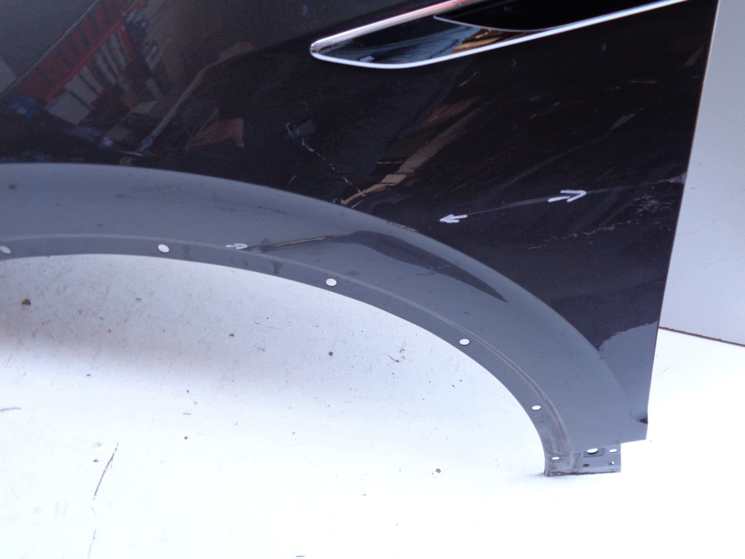 fender left front VW TOUAREG III 760 18- NR 53823