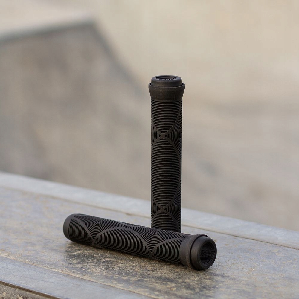 Uchwyty Rączki gripy Slamm Team Bar 165mm czarne do hulajnogi Marka Slamm