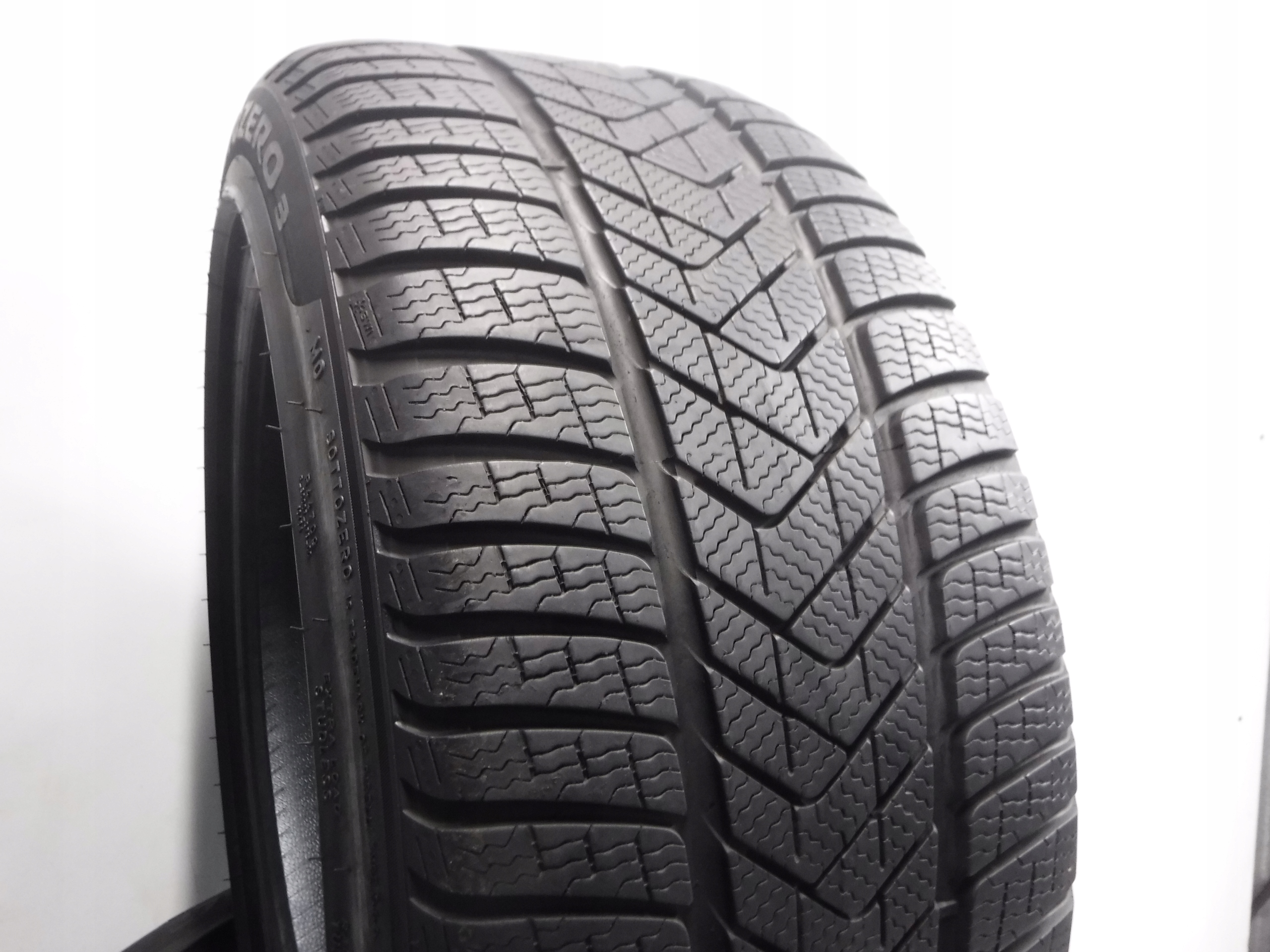 OPONY ZIMOWE PIRELLI SOTTOZERO 3 245/45/18 100V M+S Model Winter SottoZero 3