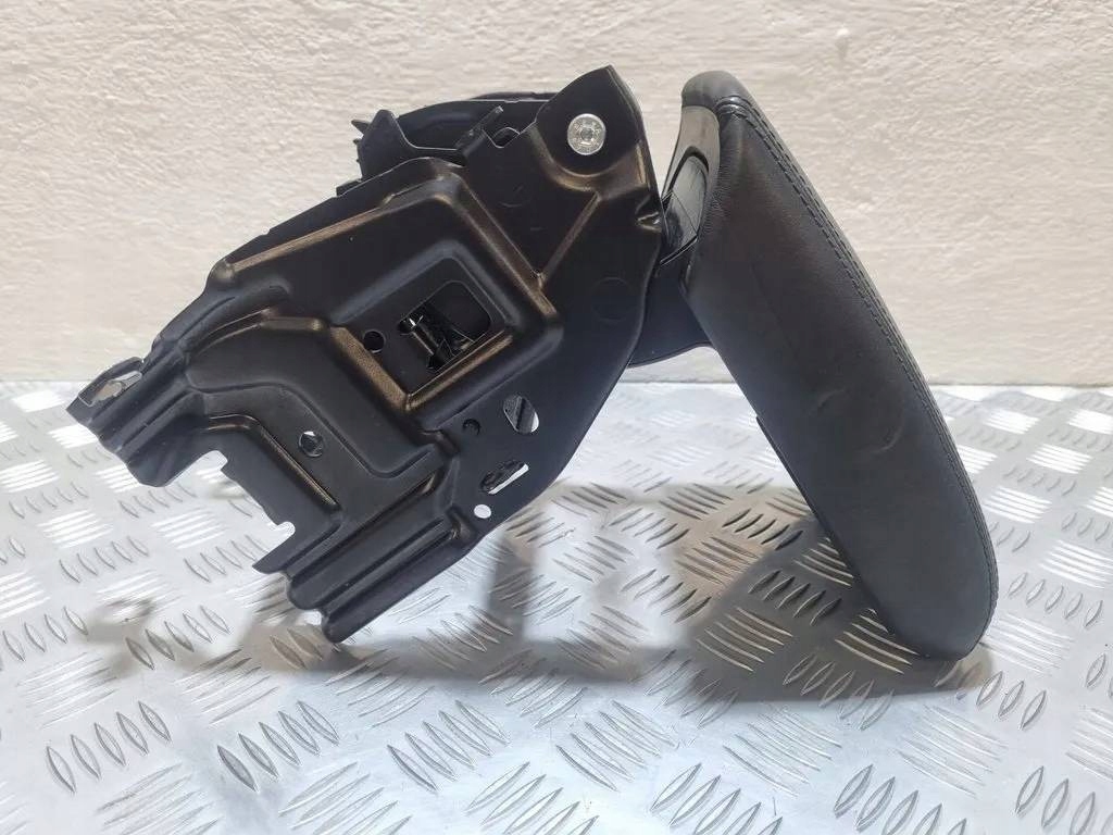 bracciolo tunelu srodkowego Audi A5 8T 2008 8K0864207D