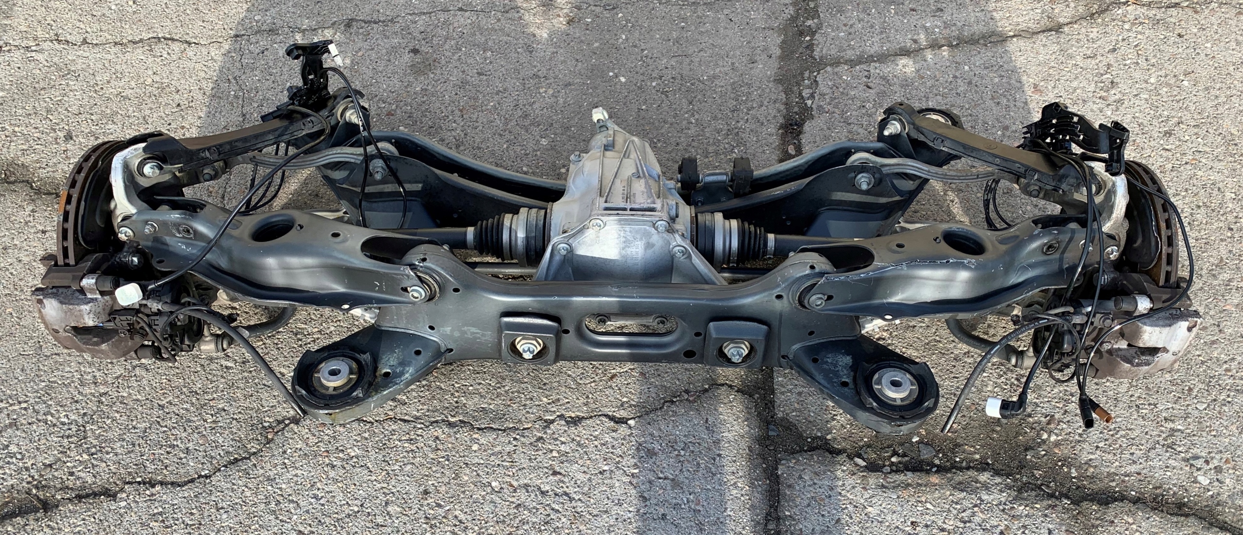 A2053500514 - MERCEDES в 205 C43 AMG мост сани сзади 4MATIC 3,06