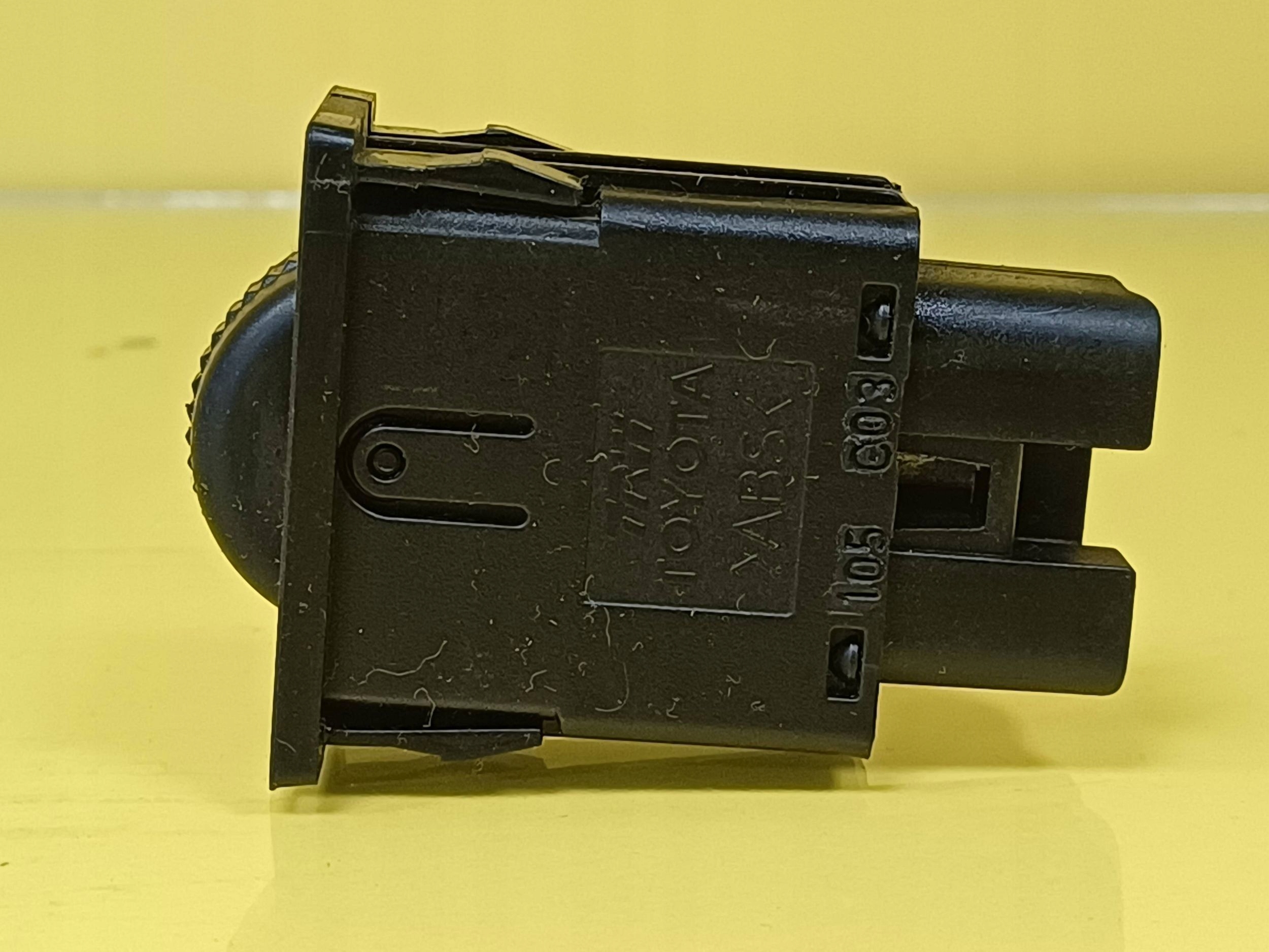 switch control of the lights TOYOTA COROLLA VERSO E121 NR703