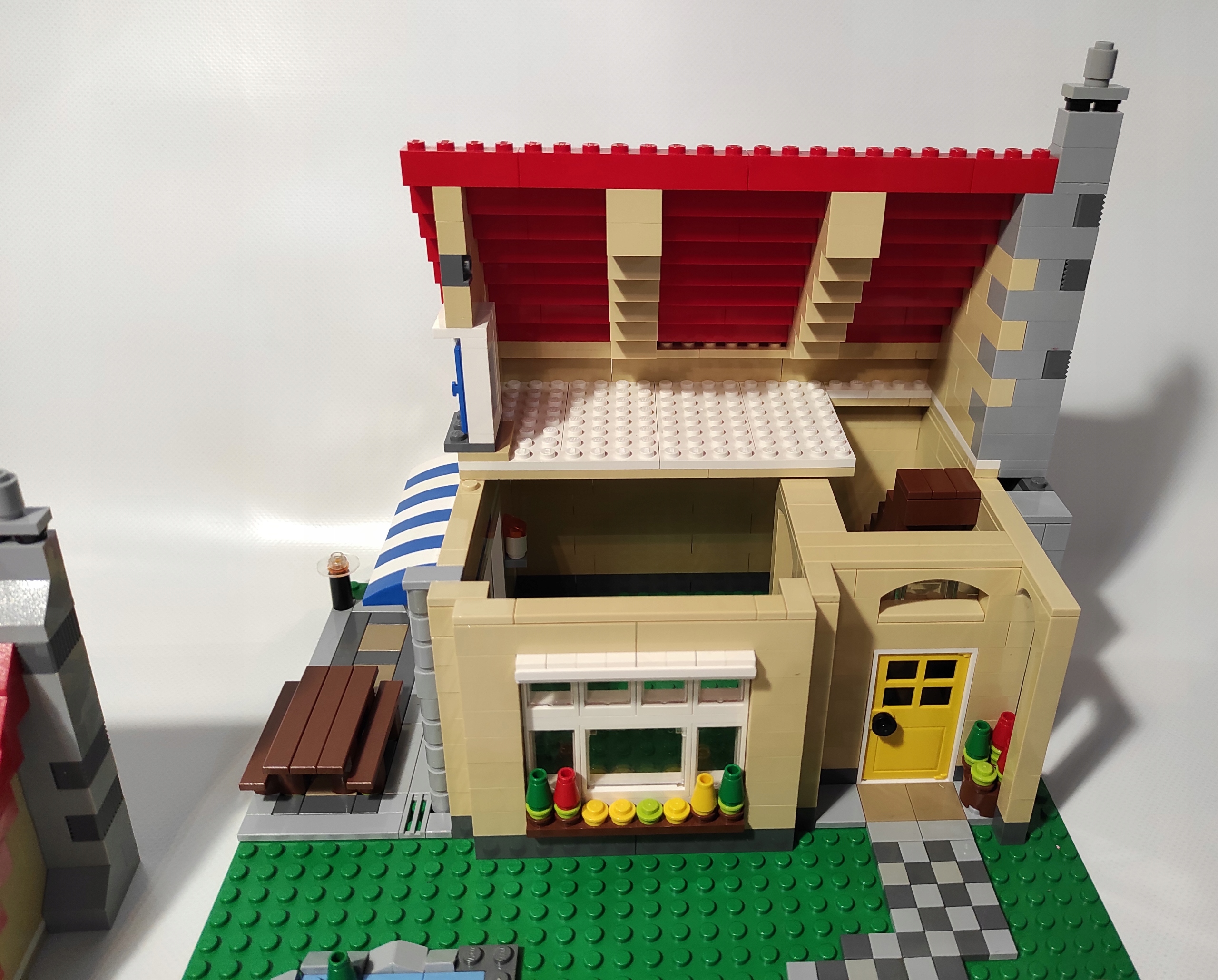 Lego Creator 3w1: 6754 - Dom rodzinny Wiek dziecka 8 lat +