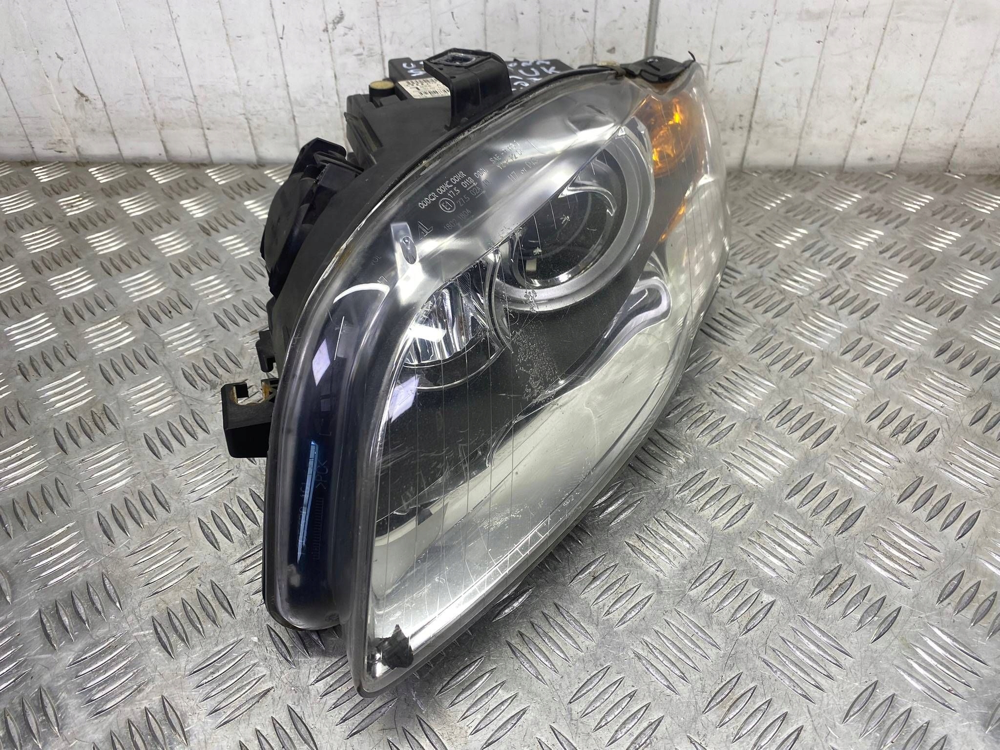 Front Left Bixenon Headlight Audi A4 B7 2004-2008 8E0941003AG image 9