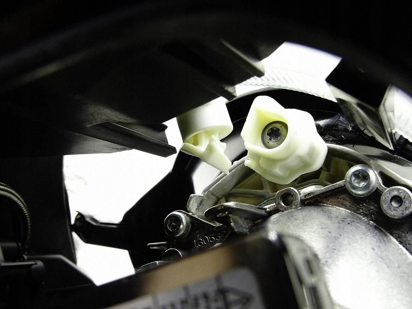 light REFLEKTOR left front MINI COUPE R58 COOPER BI-XENON 0301225679