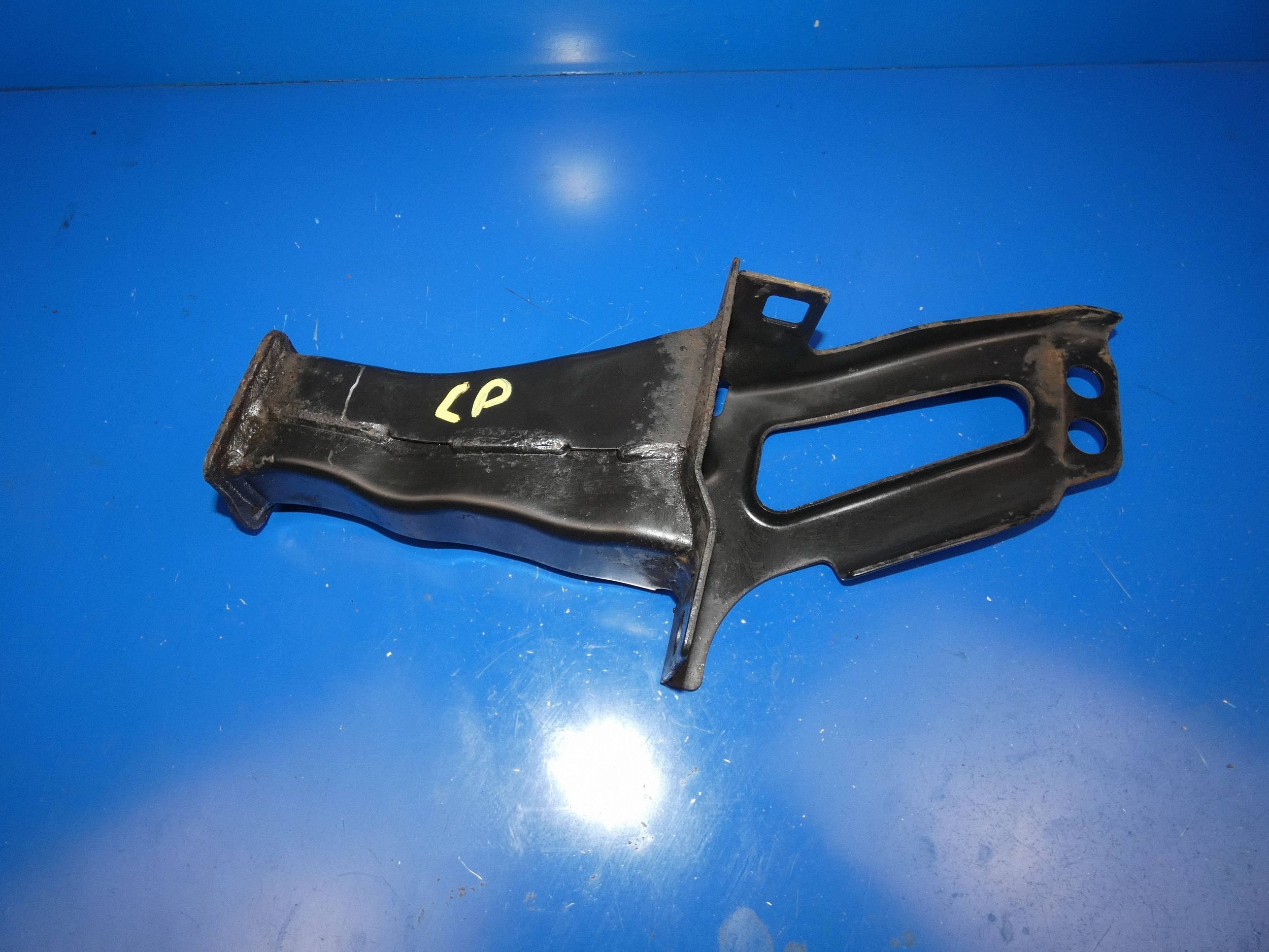 VOLVO XC60 and beam tip lower KIEL left left front