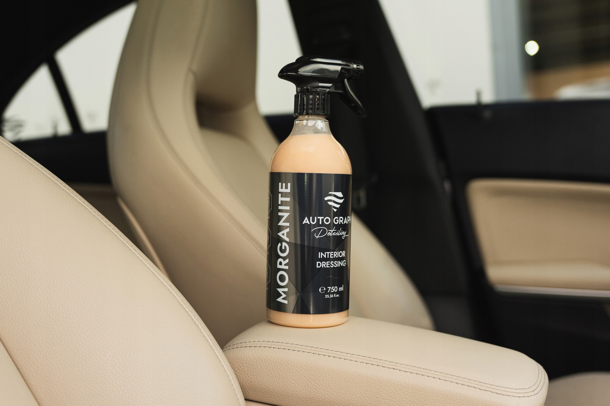 AUTO GRAPH _ MORGANITE INTERIOR DRESSING 400ML - PIELĘGNACJA WNĘTRZA Pojemność opakowania 400 ml