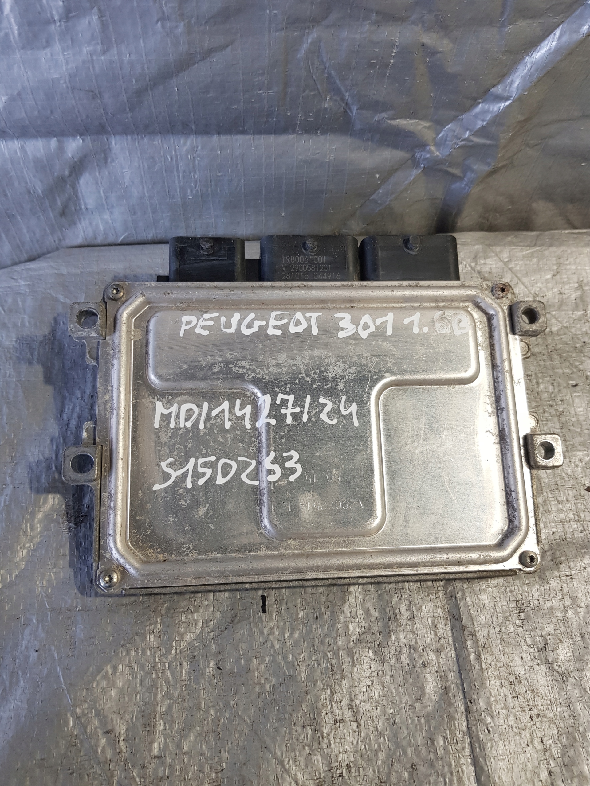 control unit PEUGEOT 301 1.6B 9810826380