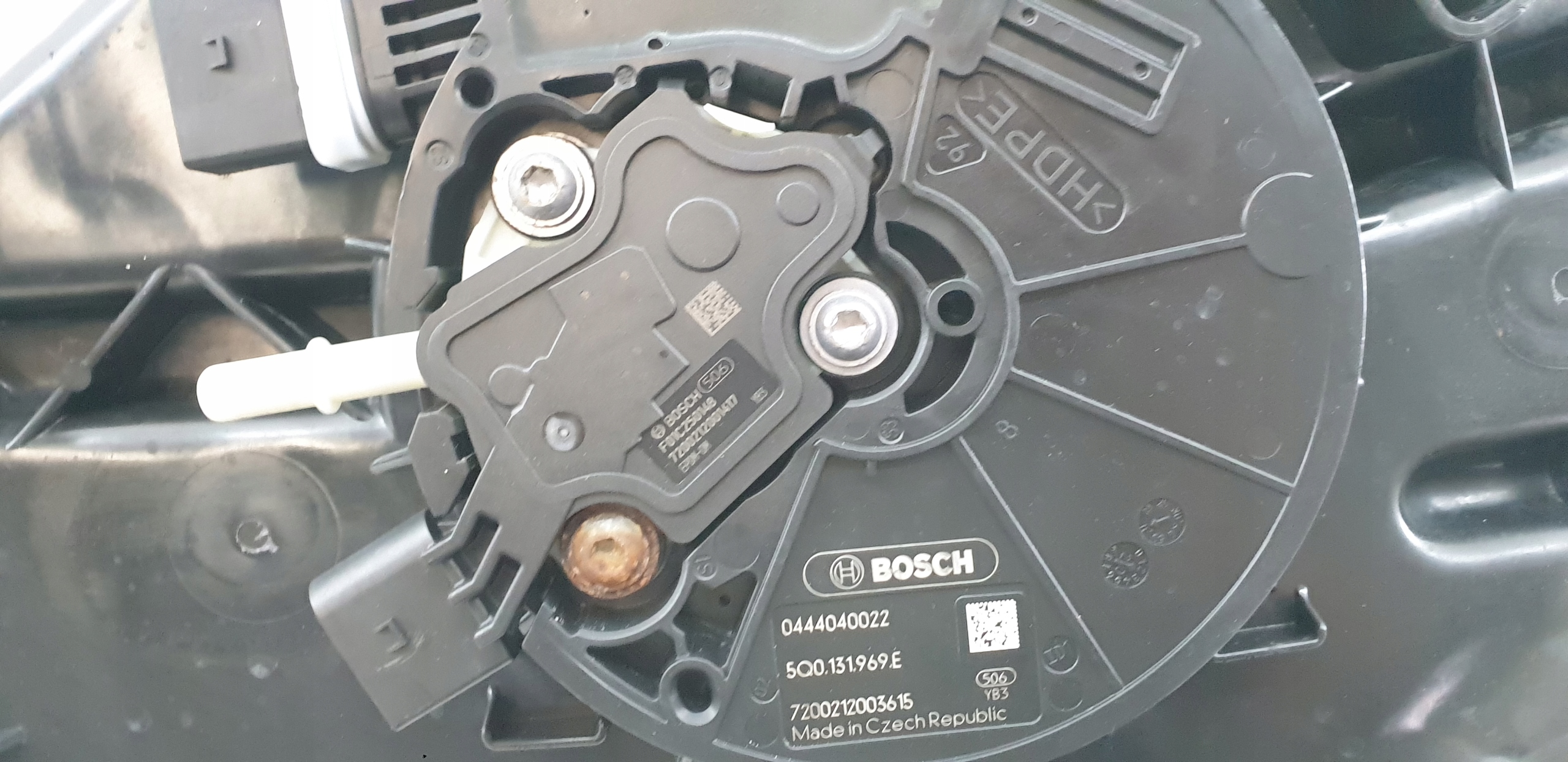 VW tank AdBlue pump control unit module 7N0131877M 5Q0131969E