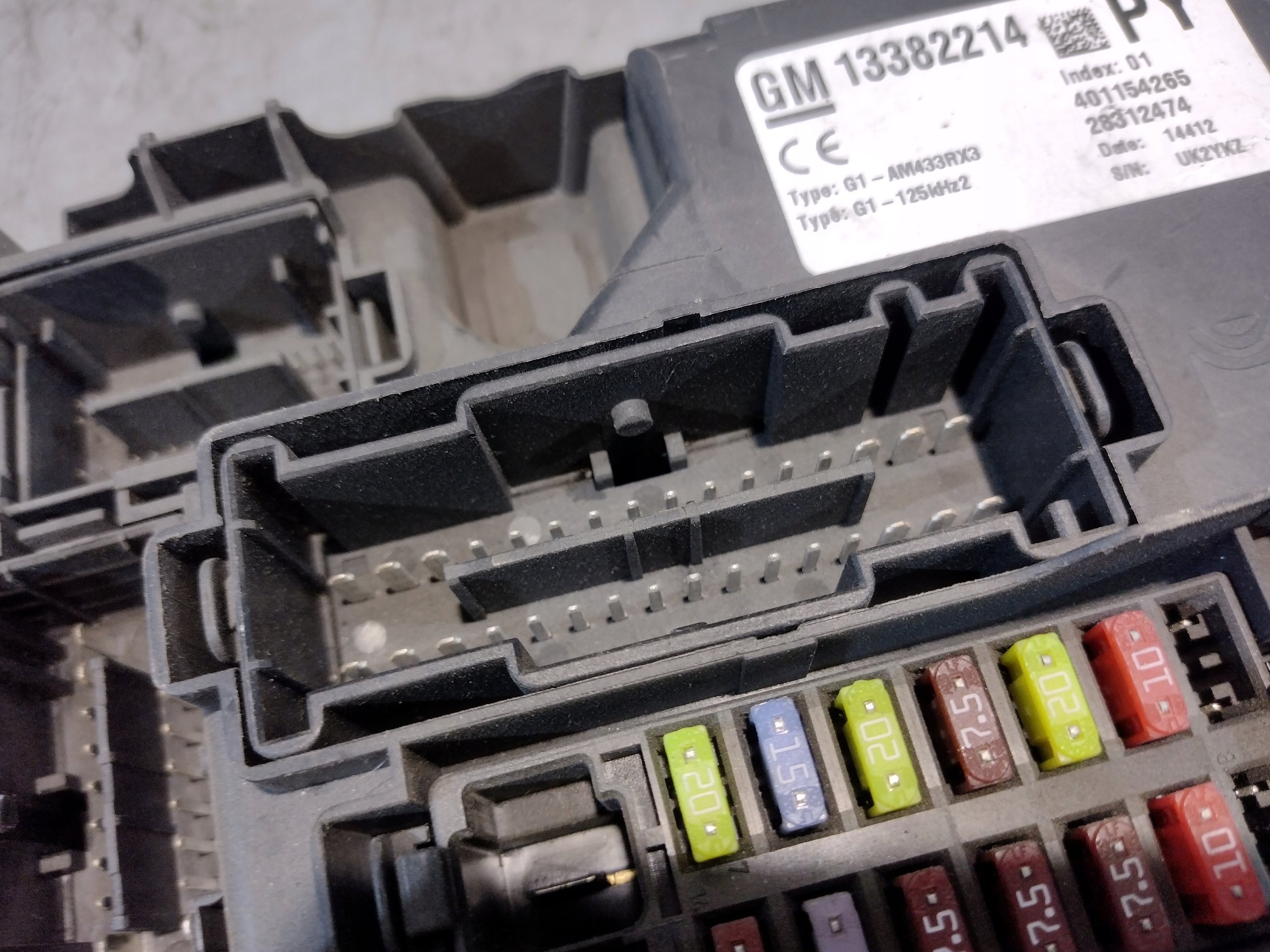 Module fusibles Opel Corsa D 1,0B 13382214