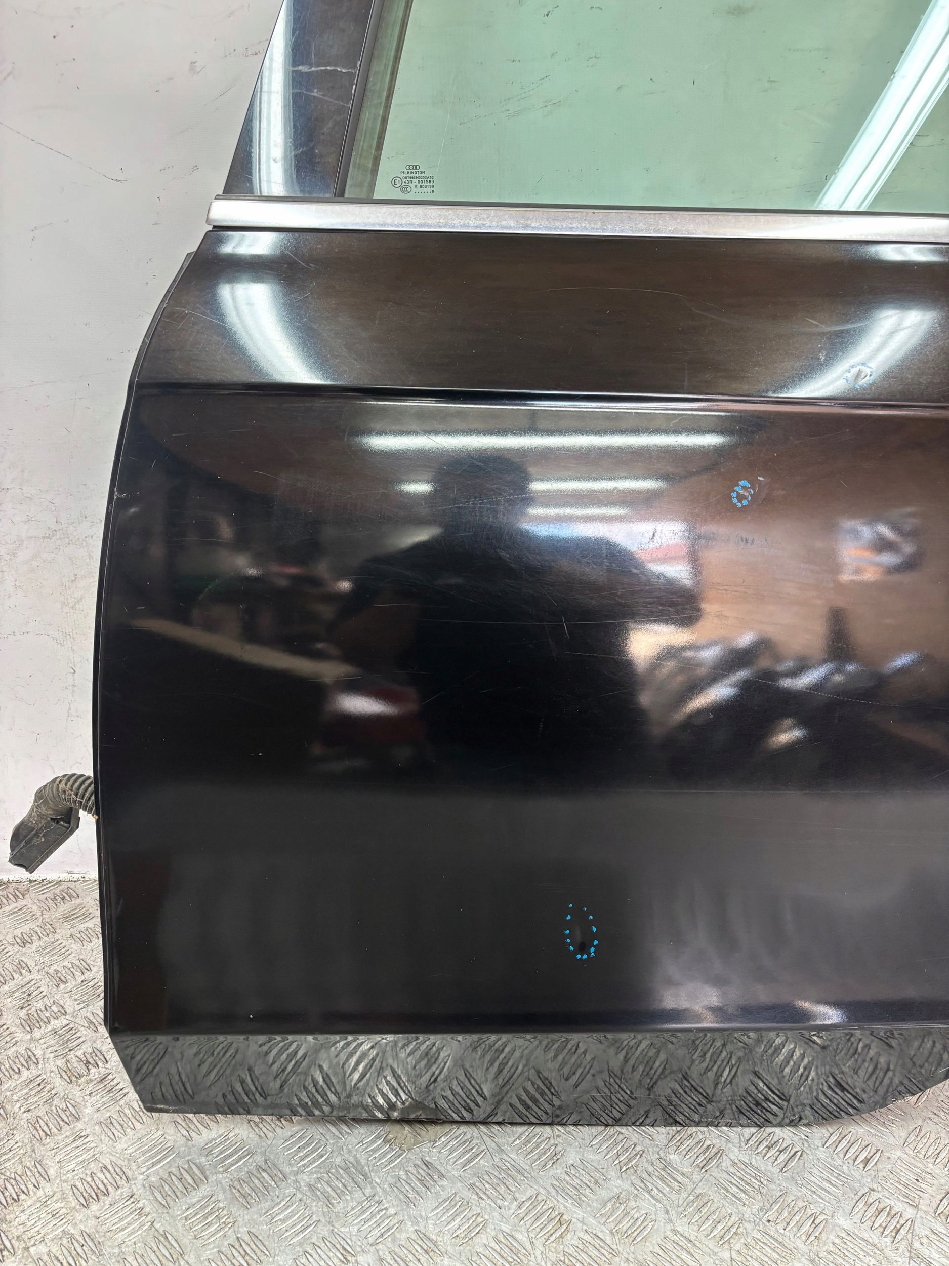 door rear part rear. left AUDI A4 B8 sedan 08