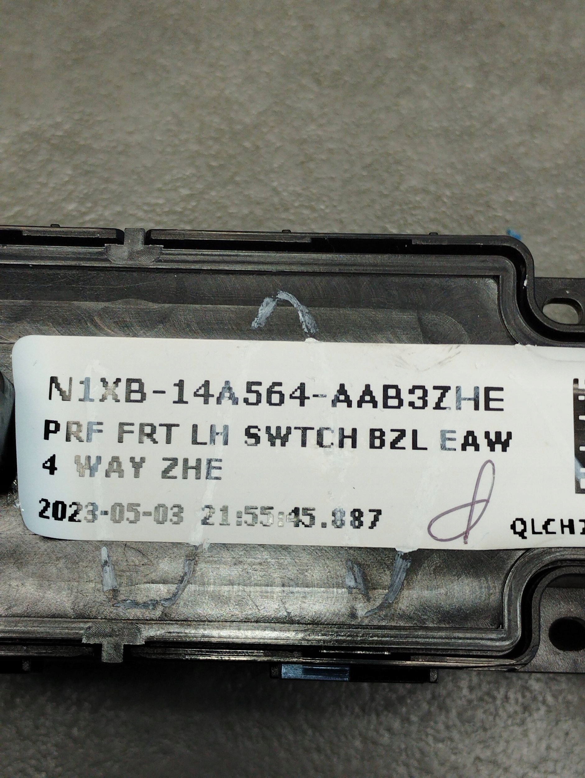 Volkswagen Amarok II 2023 window control switch left front N1XB14A564AA