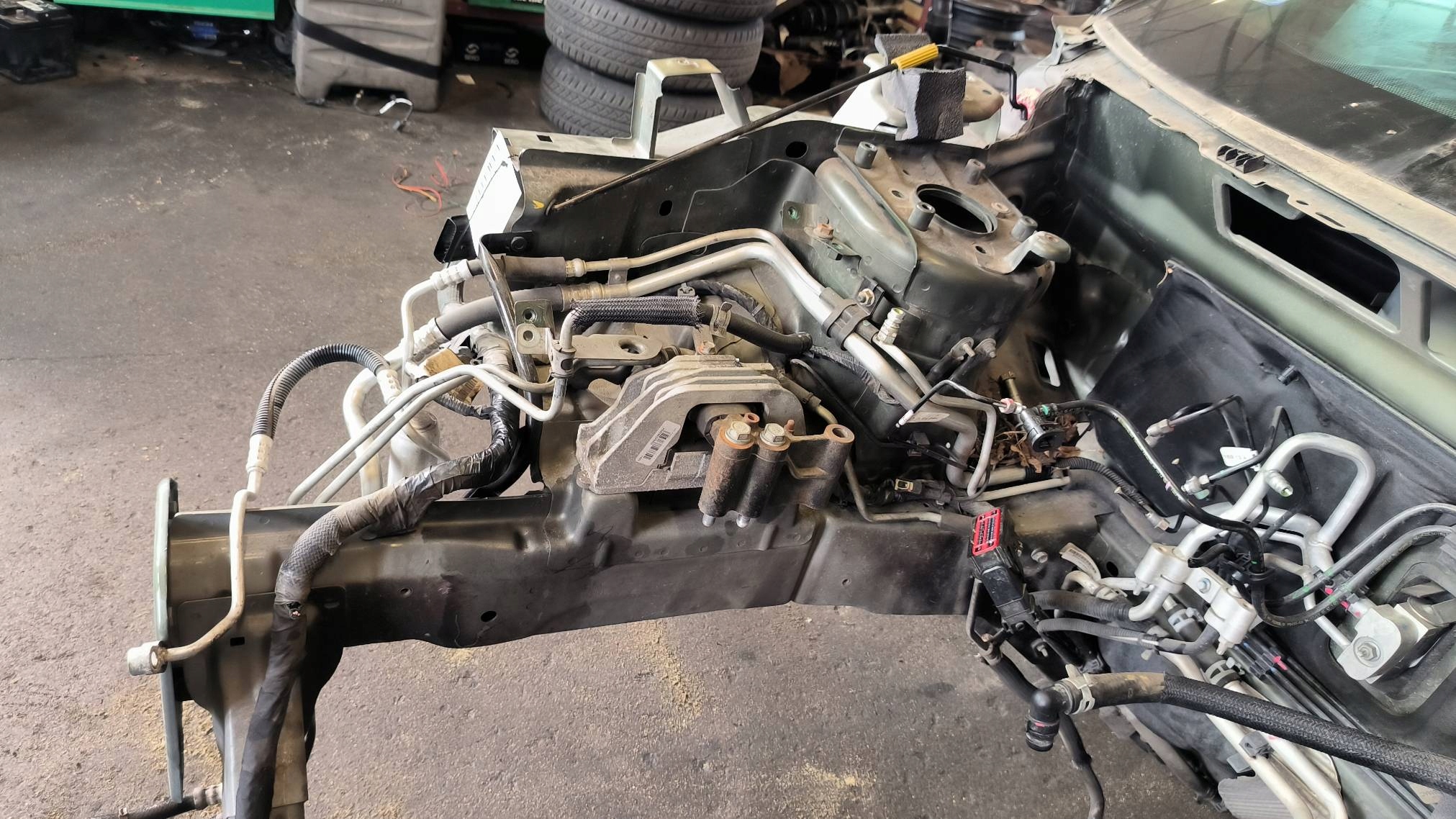 quarter right front 37A FIAT FREEMONT