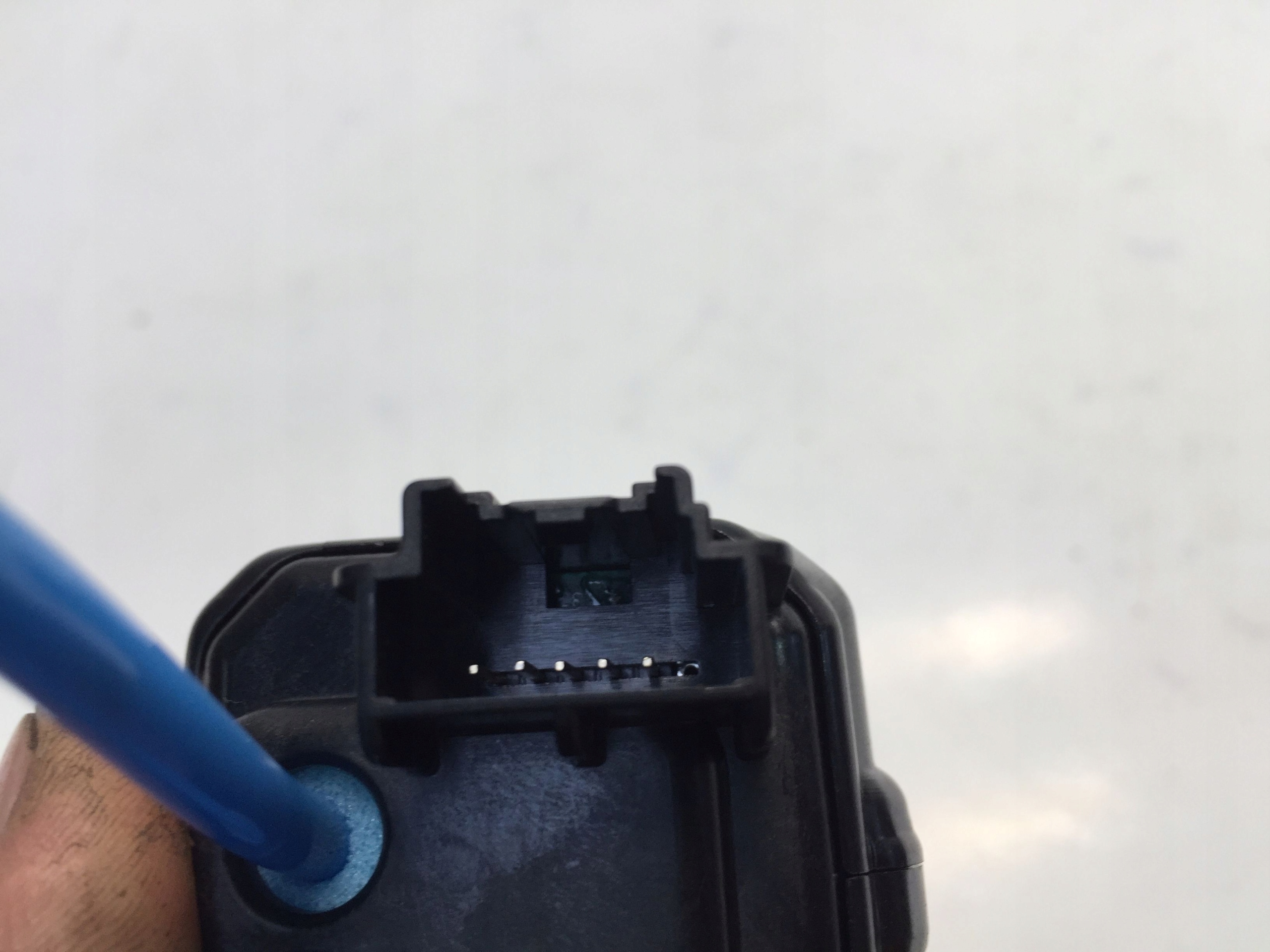 8587604-B12 - OPEL GRANDLAND X 2020 SEAT INFLATING MOTOR