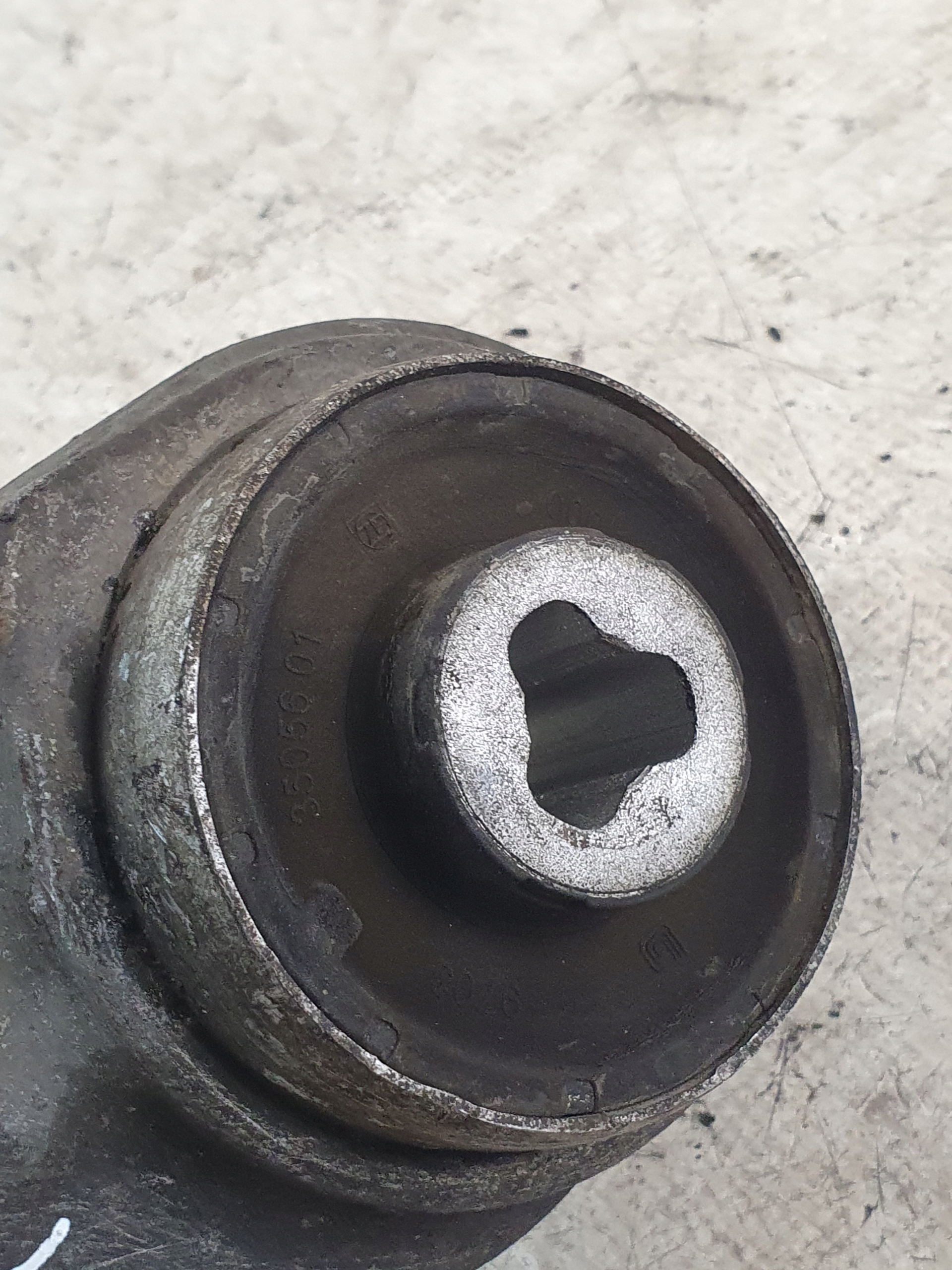 arm front left MERCEDES W212 2.2CDI EU 10r.