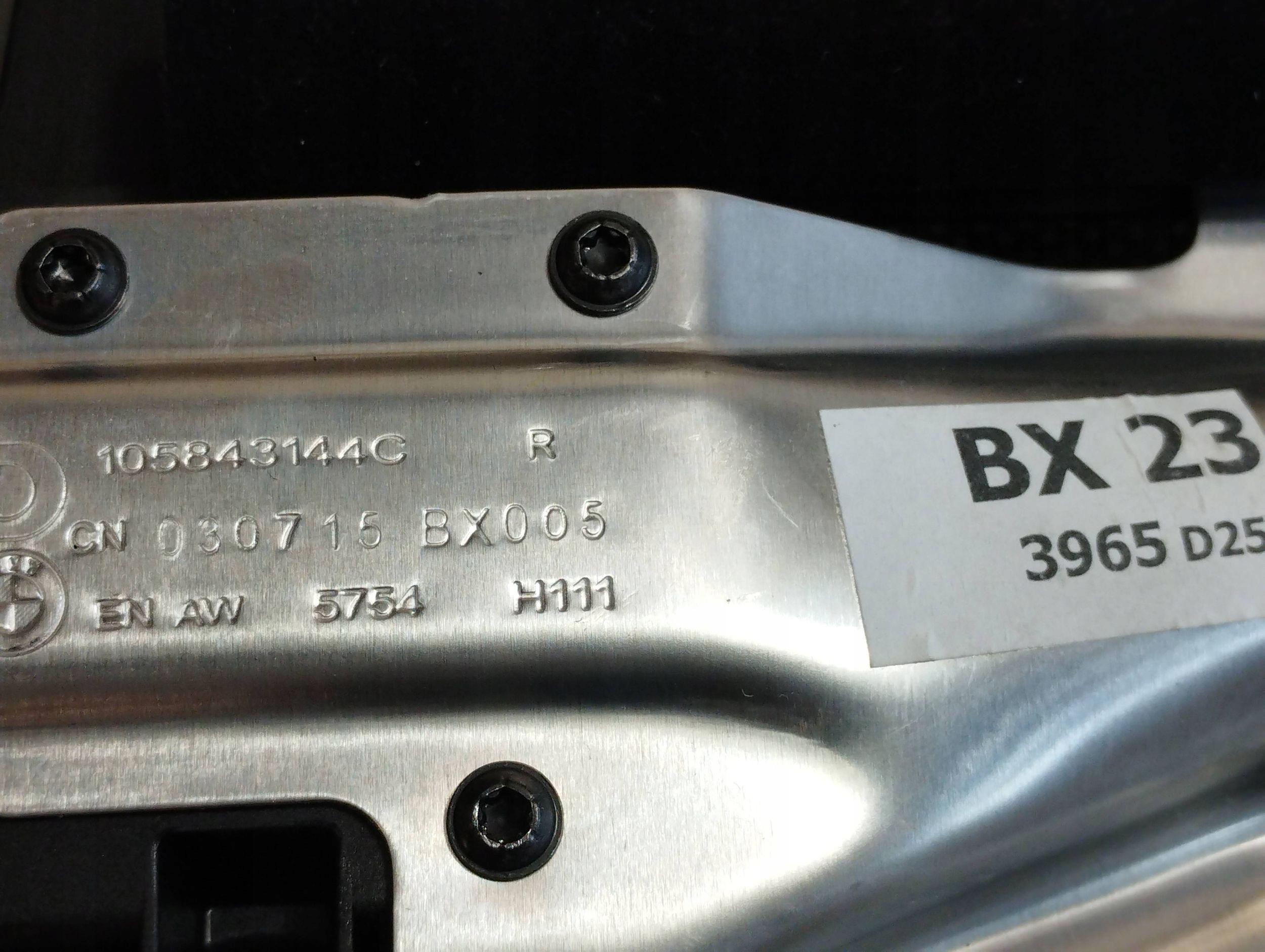 BMW 7 G11 blinds PRZECIWSLONECZNA right rear part