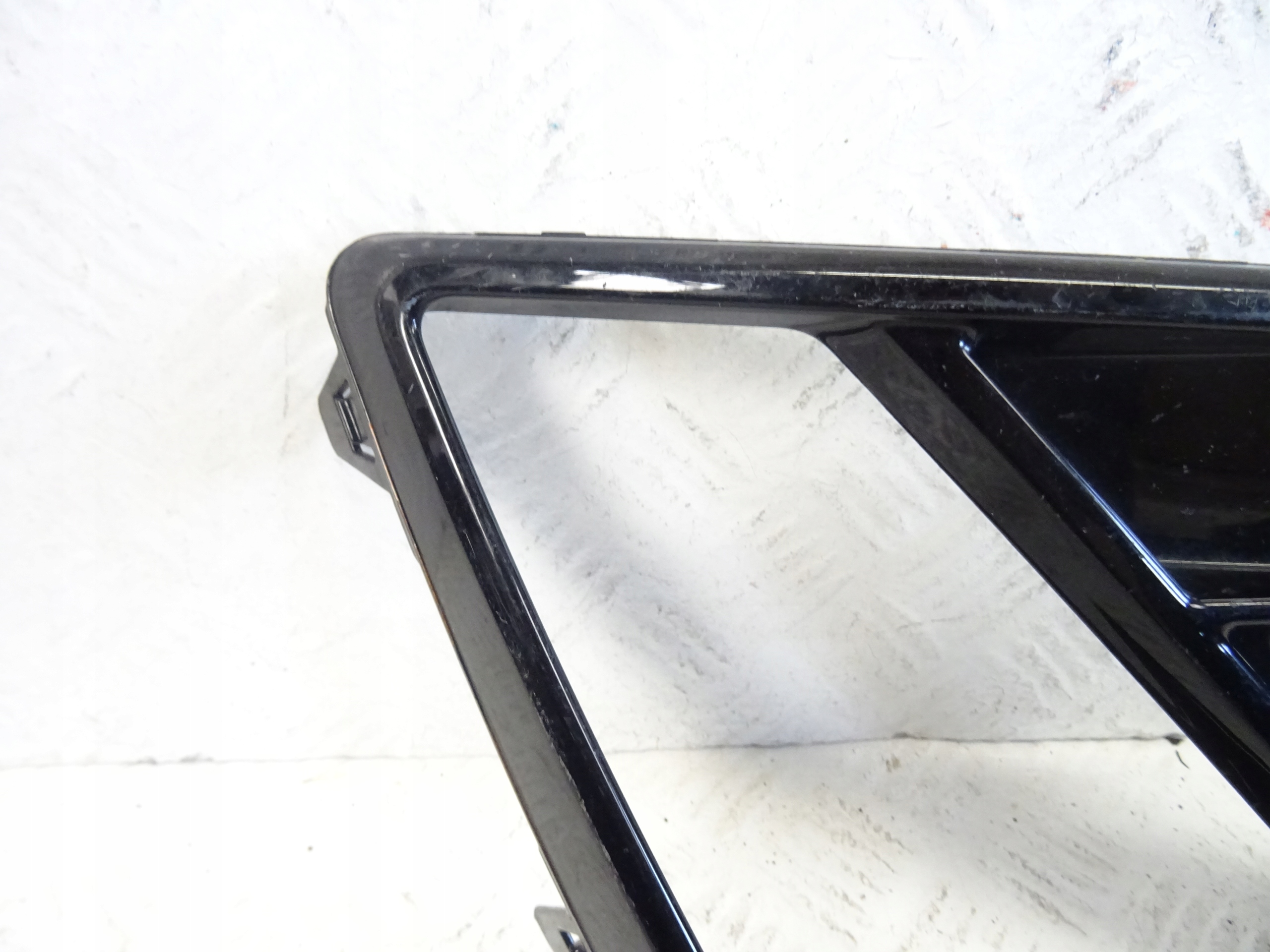 grid of a bumper front front left SEAT IBIZA V 6F 6F0853665C