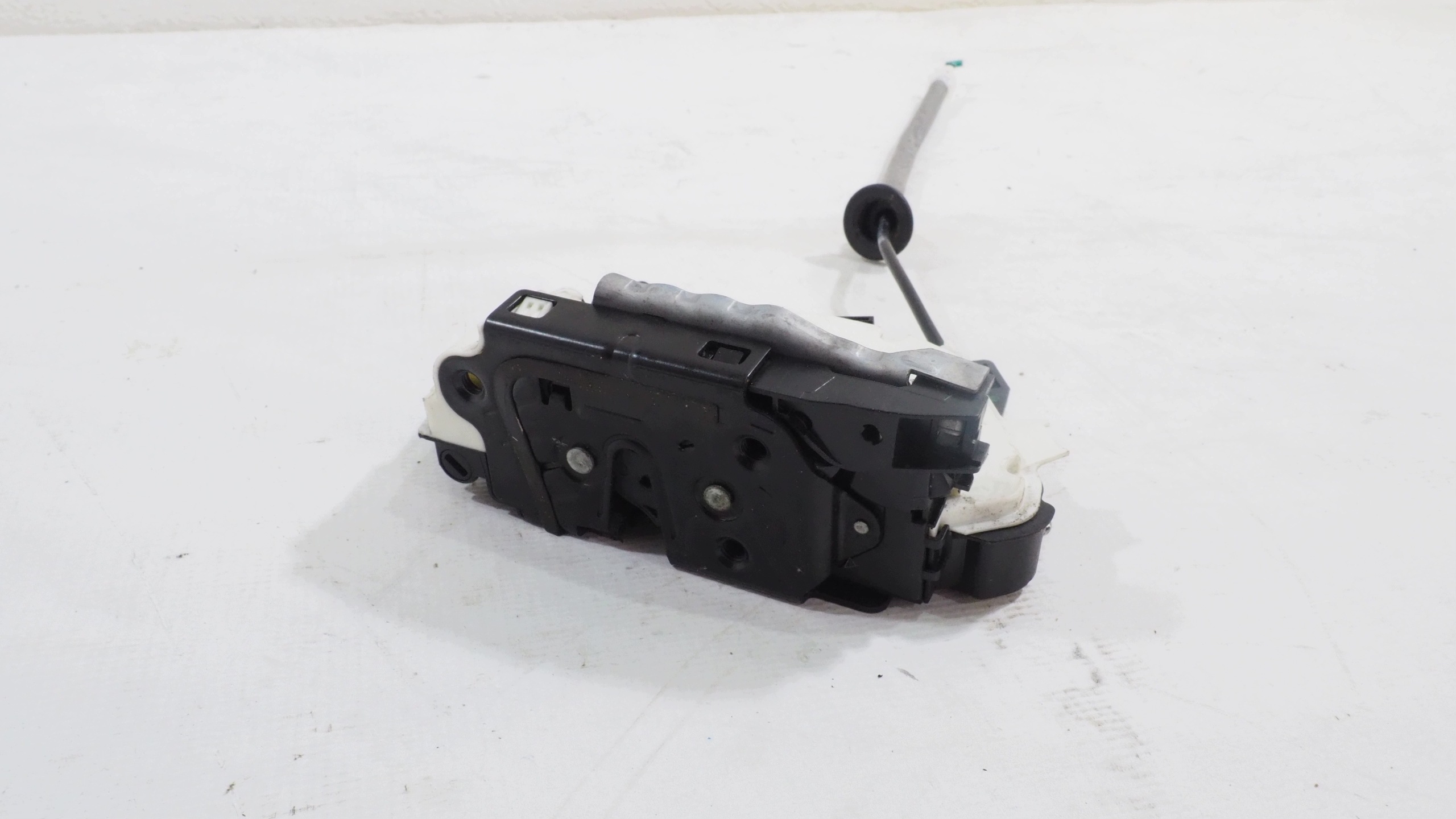 Skoda Octavia III lock door right front 5E1837016A