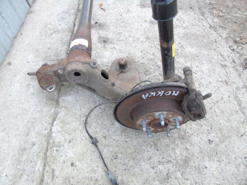 OPEL MOKKA A BELKA TYLNA TYL ZAWIESZENIE TYLNE Producent części Opel OE