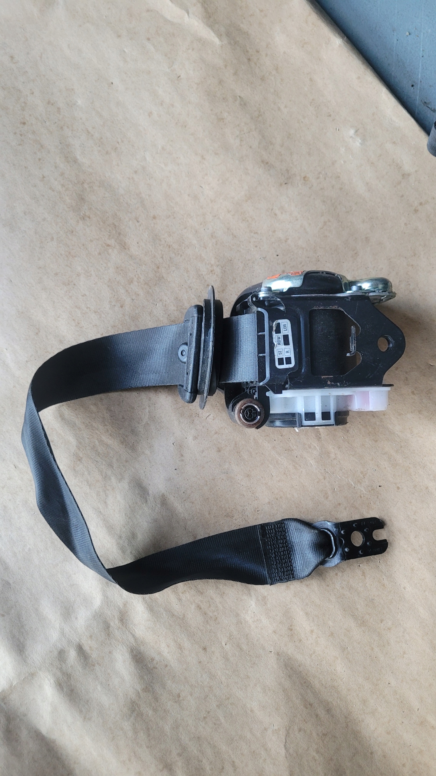 PAS NAPINACZ PRAWY VW GOLF VII 5G4857706B ORYGINAŁ DEMONTAŻ