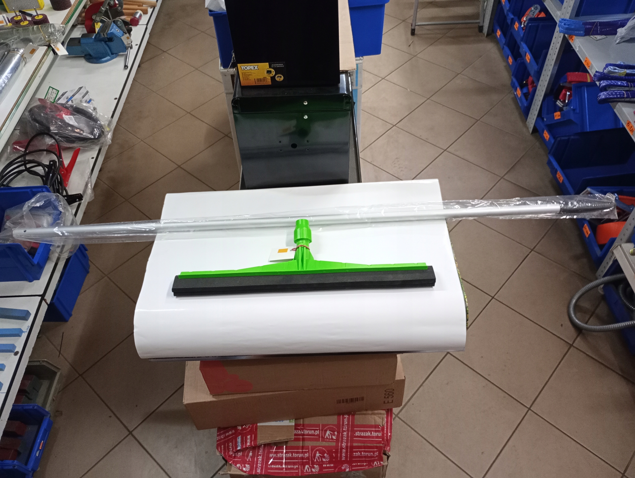 Levně Stěrka na sklo 55 cm zelená s gumovou tyčí