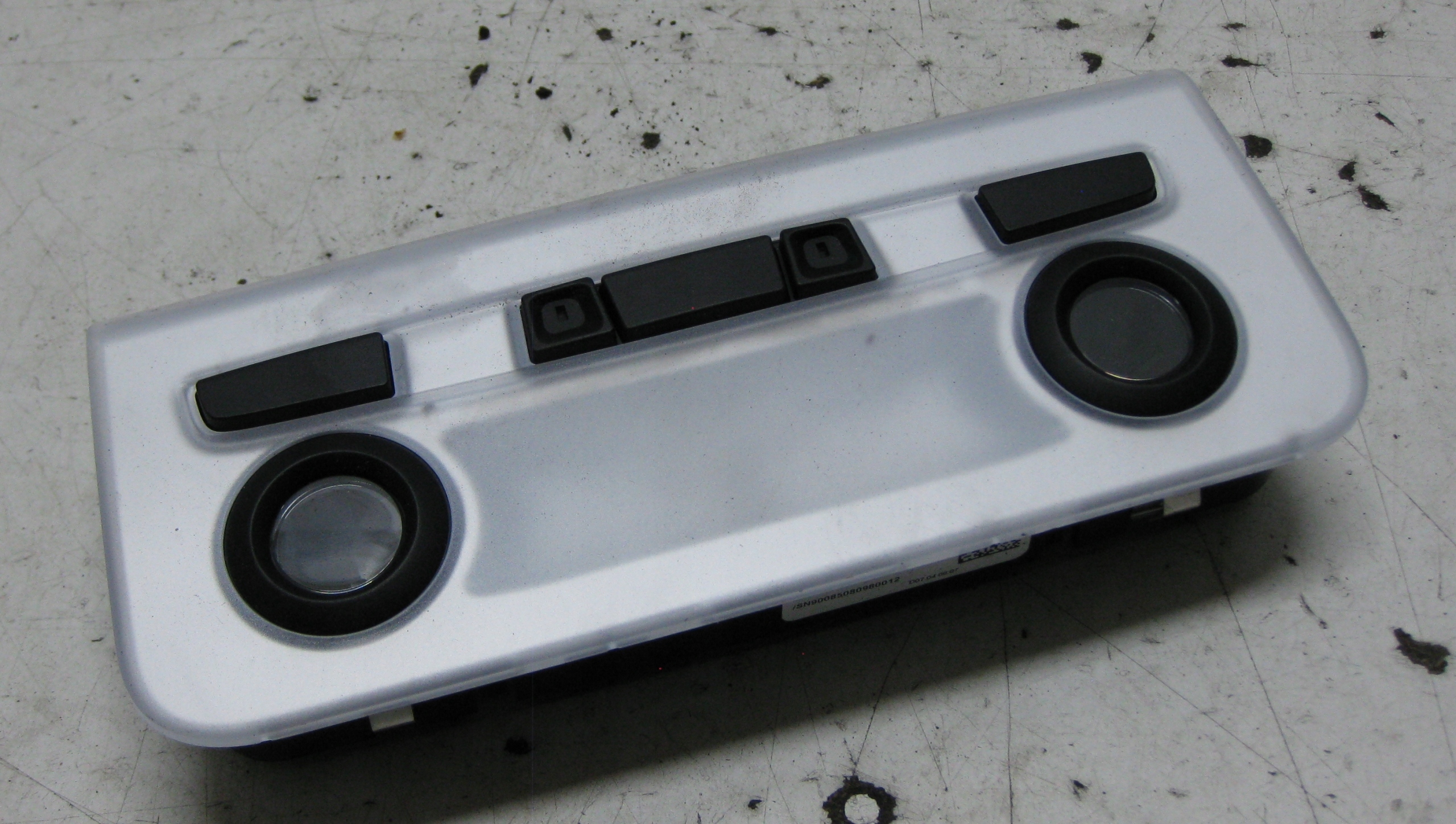 BMW E87 2.0 e 08R OSWIETLENIE cabina 6951253