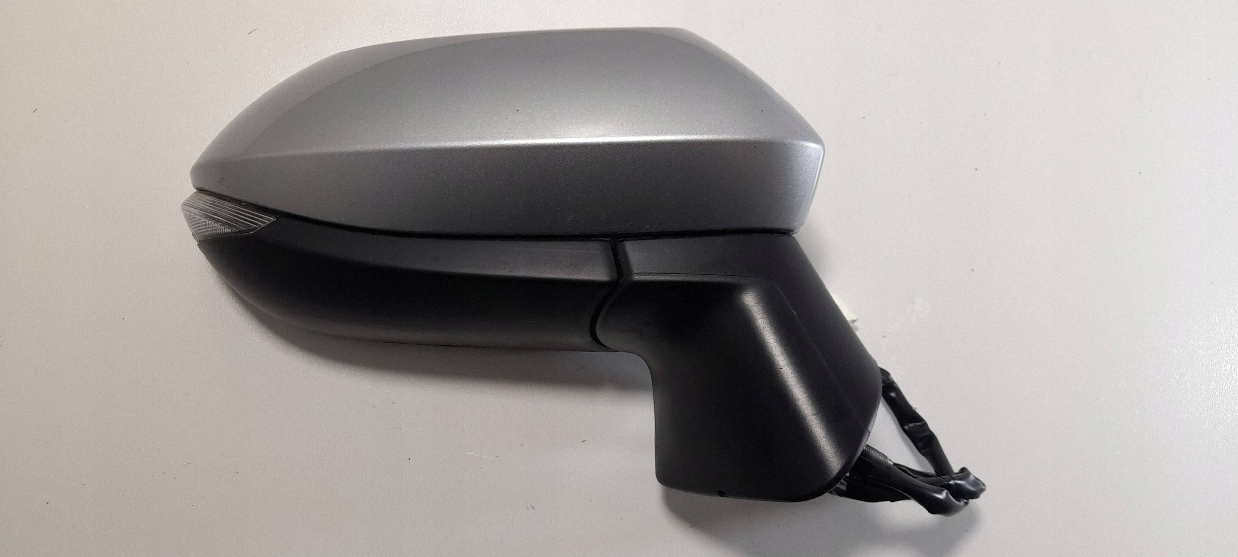 Toyota Corolla E21 mirror right 6-PIN 1L0 049749 (S289)