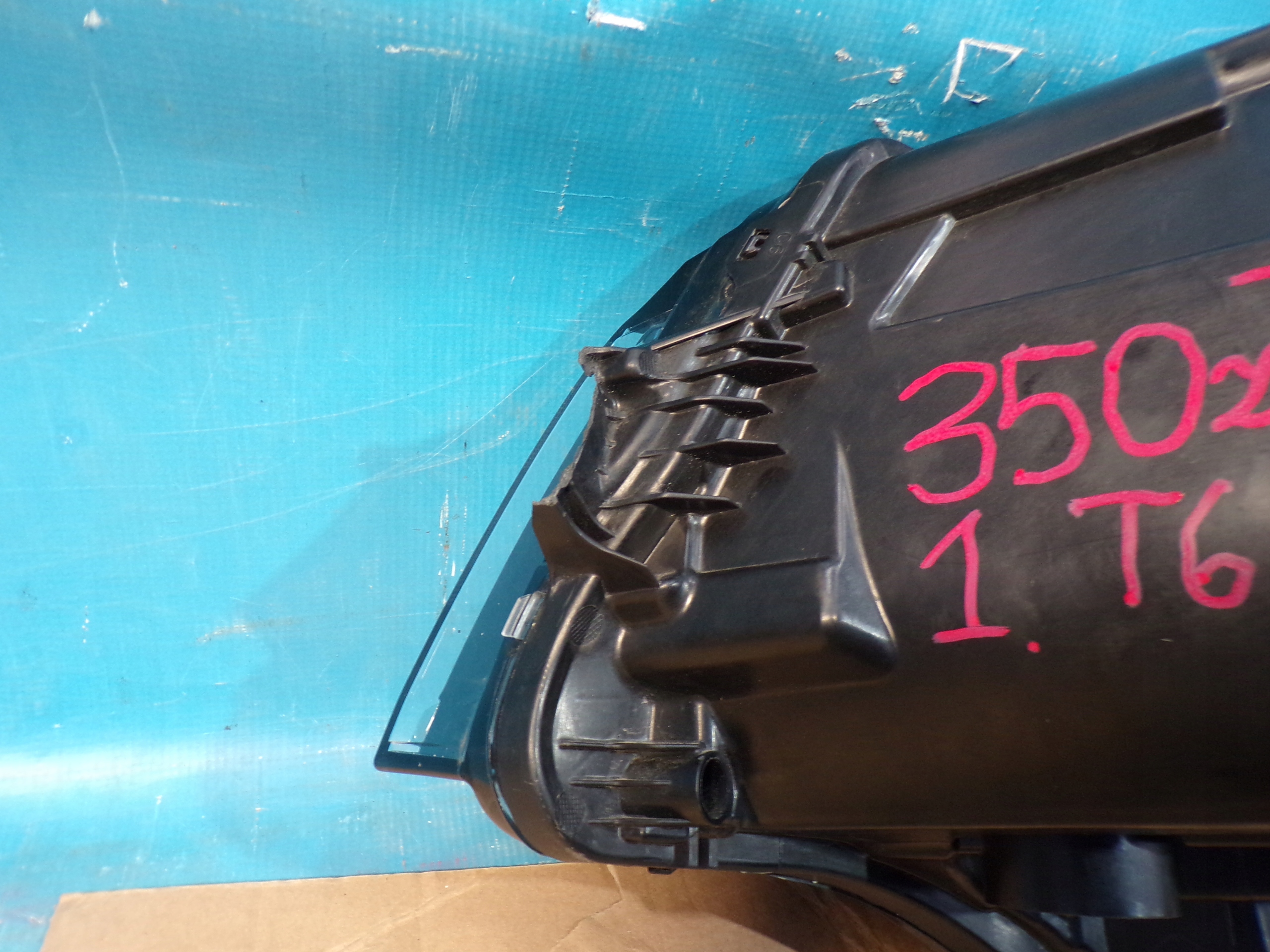 VW T6.1 LIFT TRANSPORTER reflektor right light right front