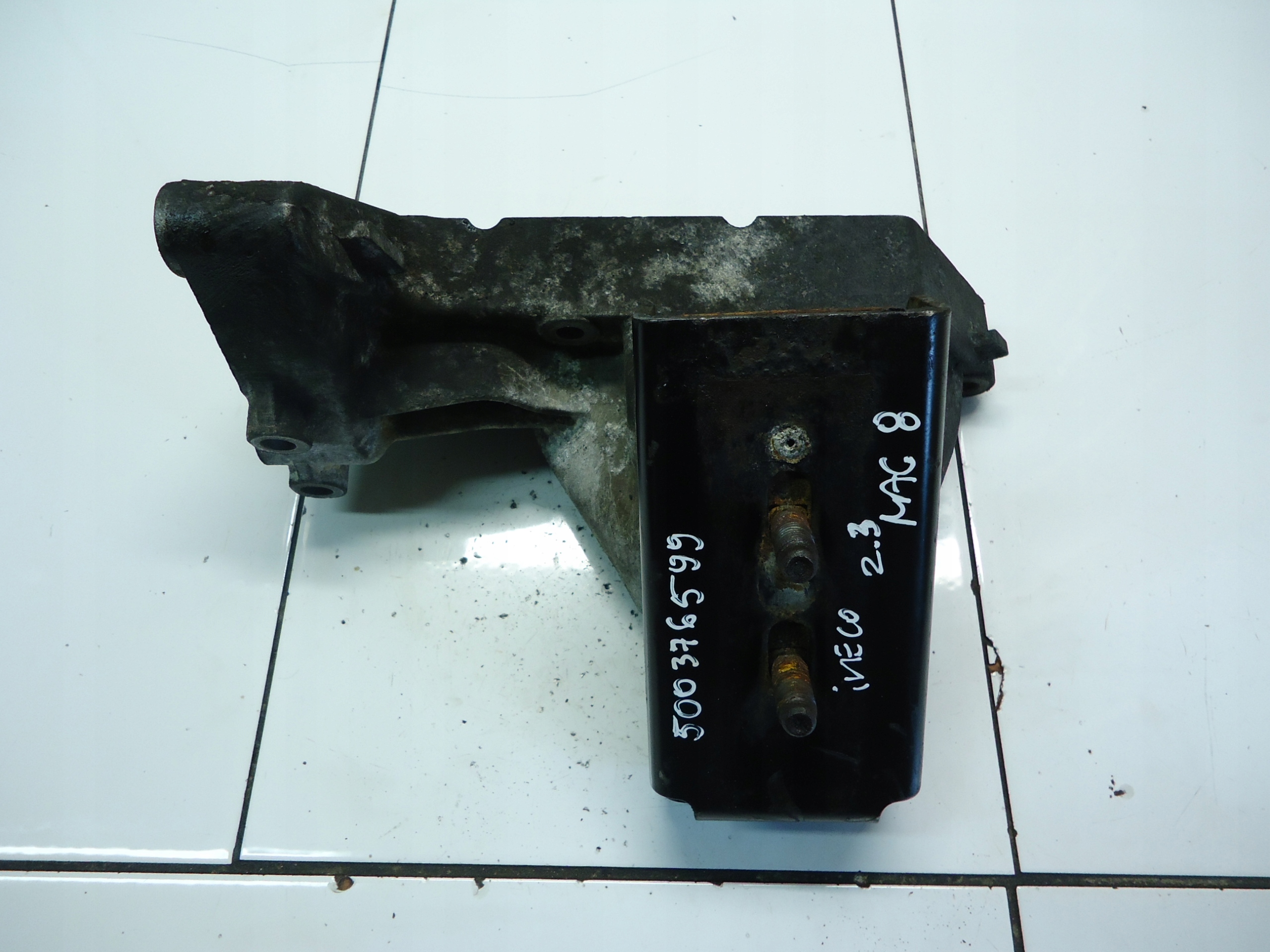 IVECO DAILY IV 2.3HPI engine mount 500376599