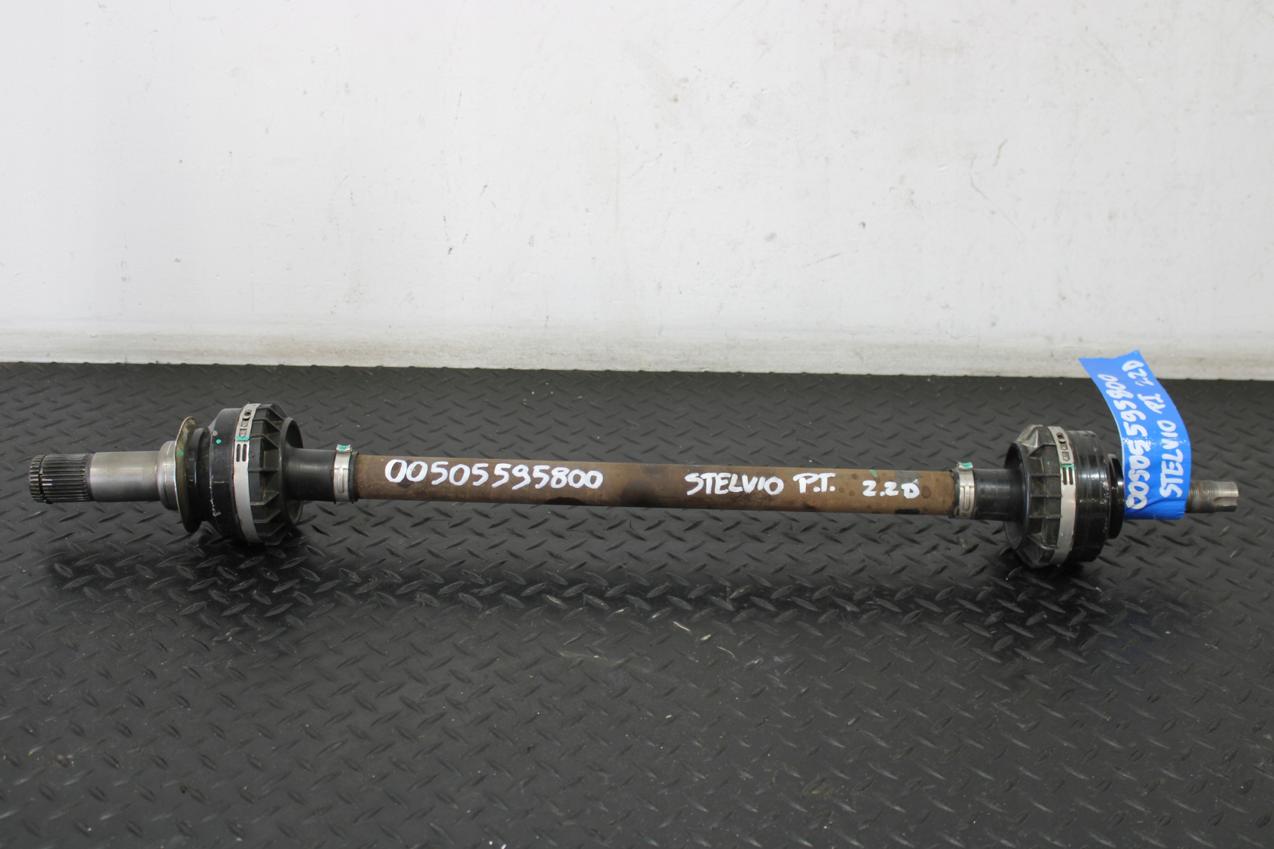 semi-axis semi-axis right rear part ALFA ROMEO STELVIO 00505595800