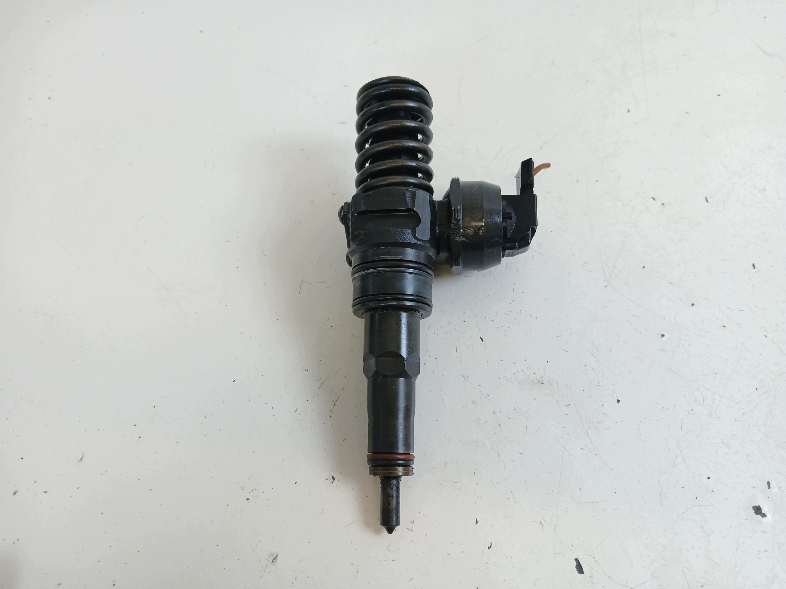 VW GOLF IV 1.9 TDI Einspritzdüse 038130073AQ