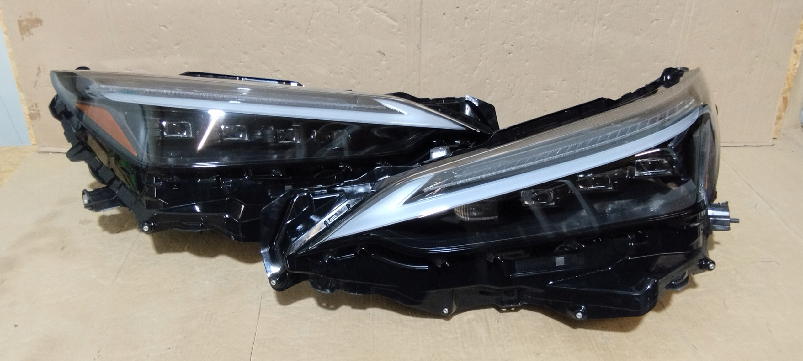 Lampa LEXUS NX II FULL LED 4 SOCZEWKI PRAWA