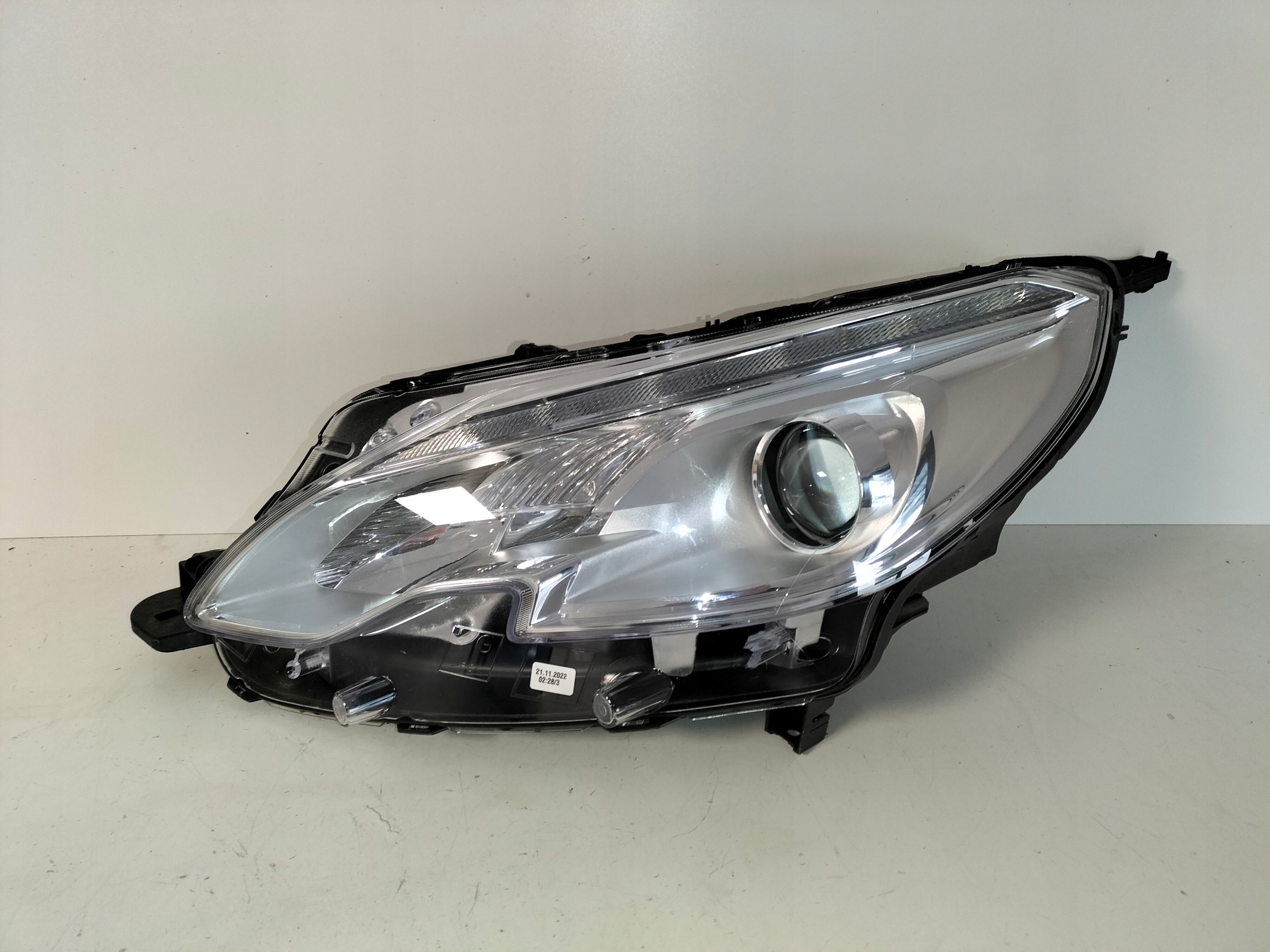 light front reflektor left PEUGEOT 2008 13-16