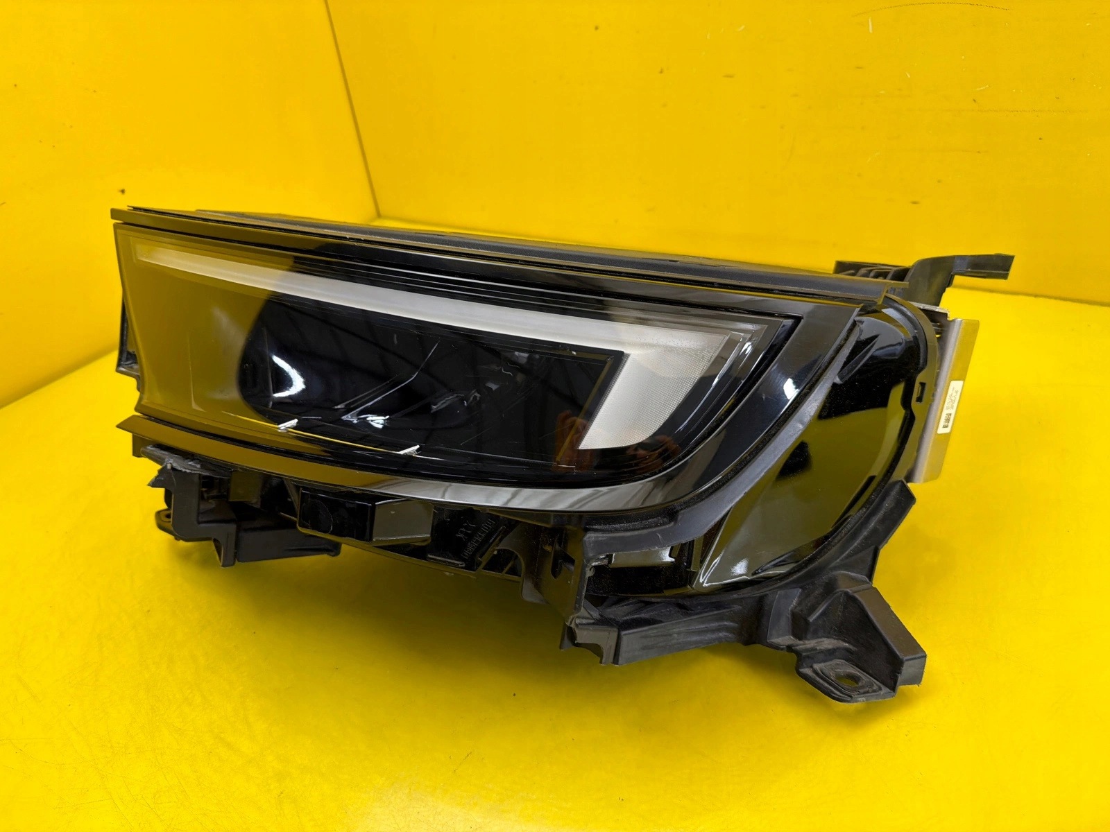light left front Opel Mokka B II Full Led 9837331880