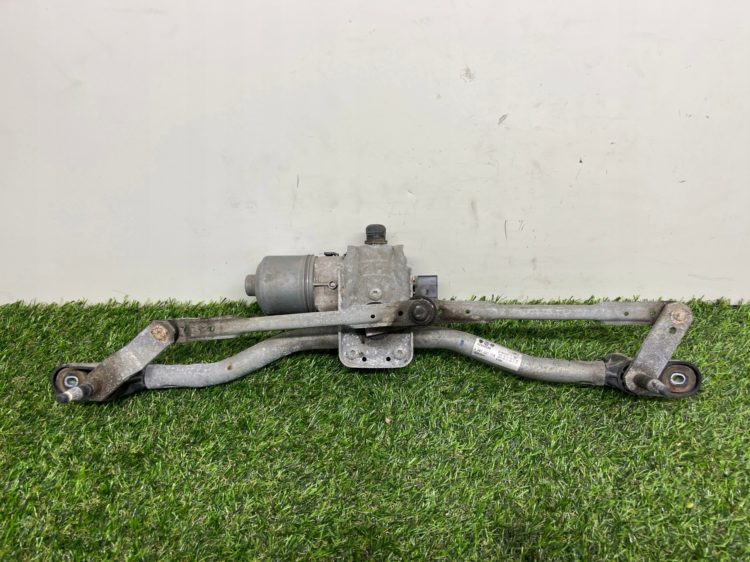 wiper mechanism front ALFA ROMEO GIULIETTA 50509396