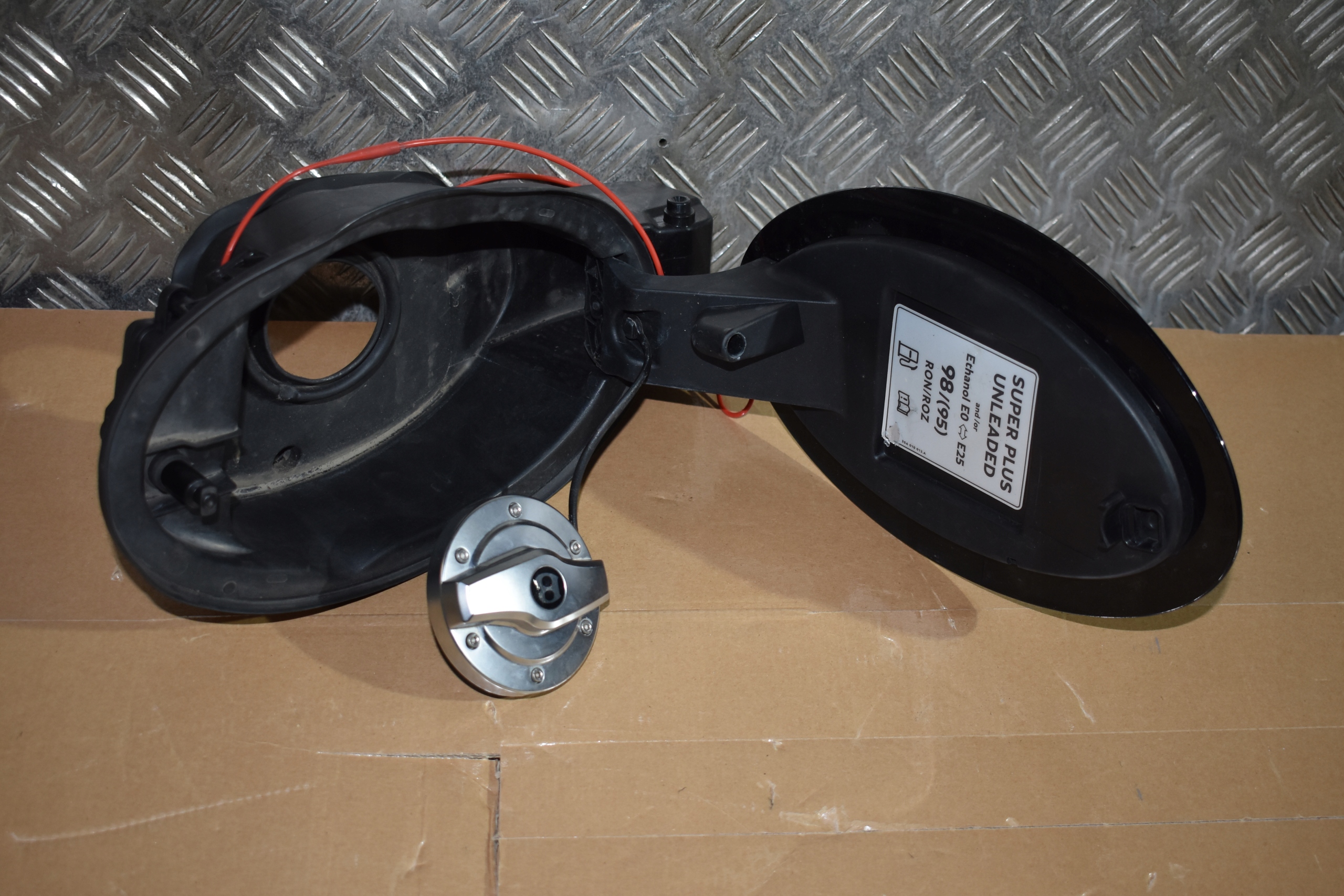 IDEALNA Volet trappe carburant Carburant BENTLEY 3SD 1