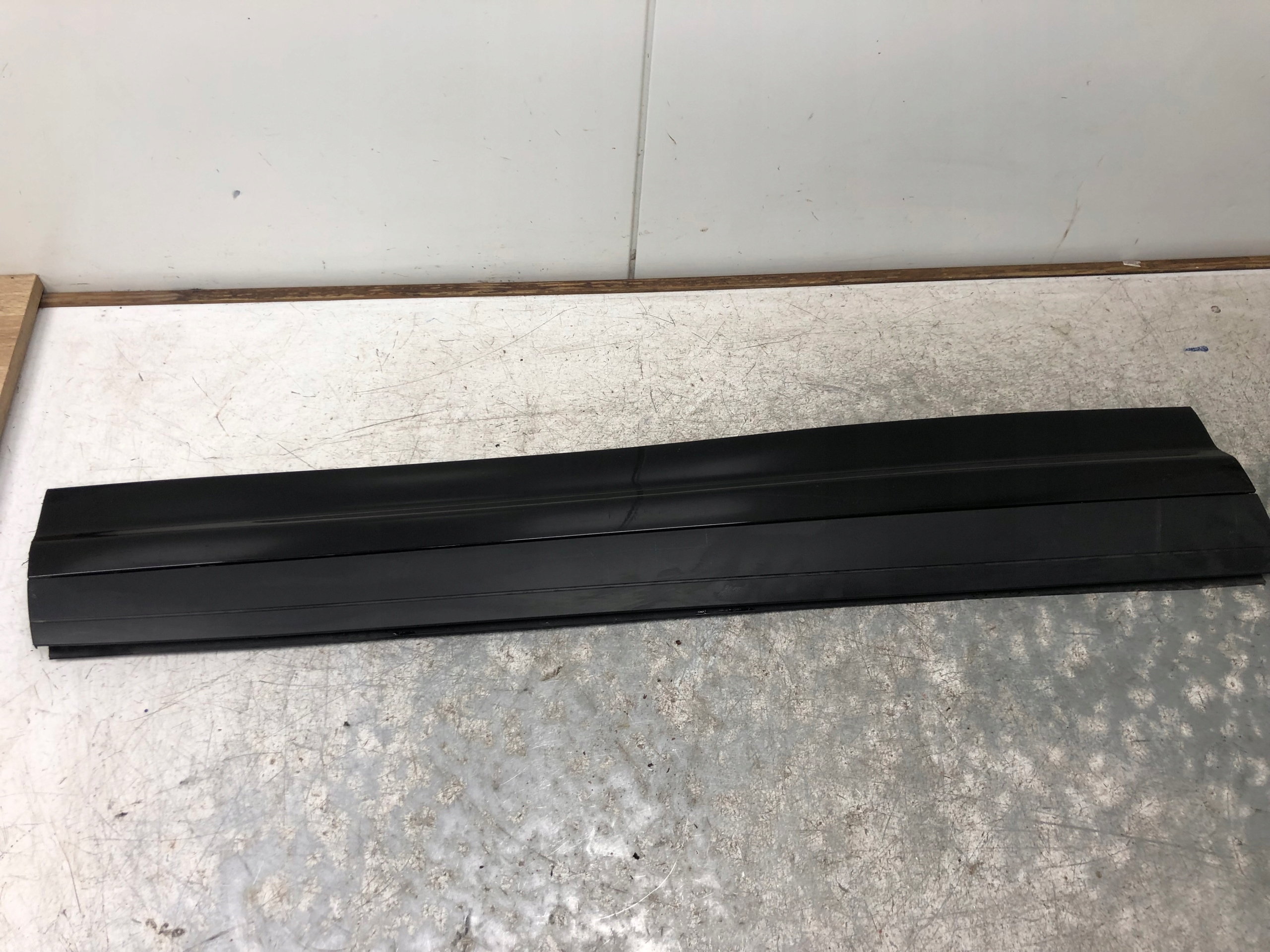 moulding left front PORSCHE CAYENNE 7P5837787Q