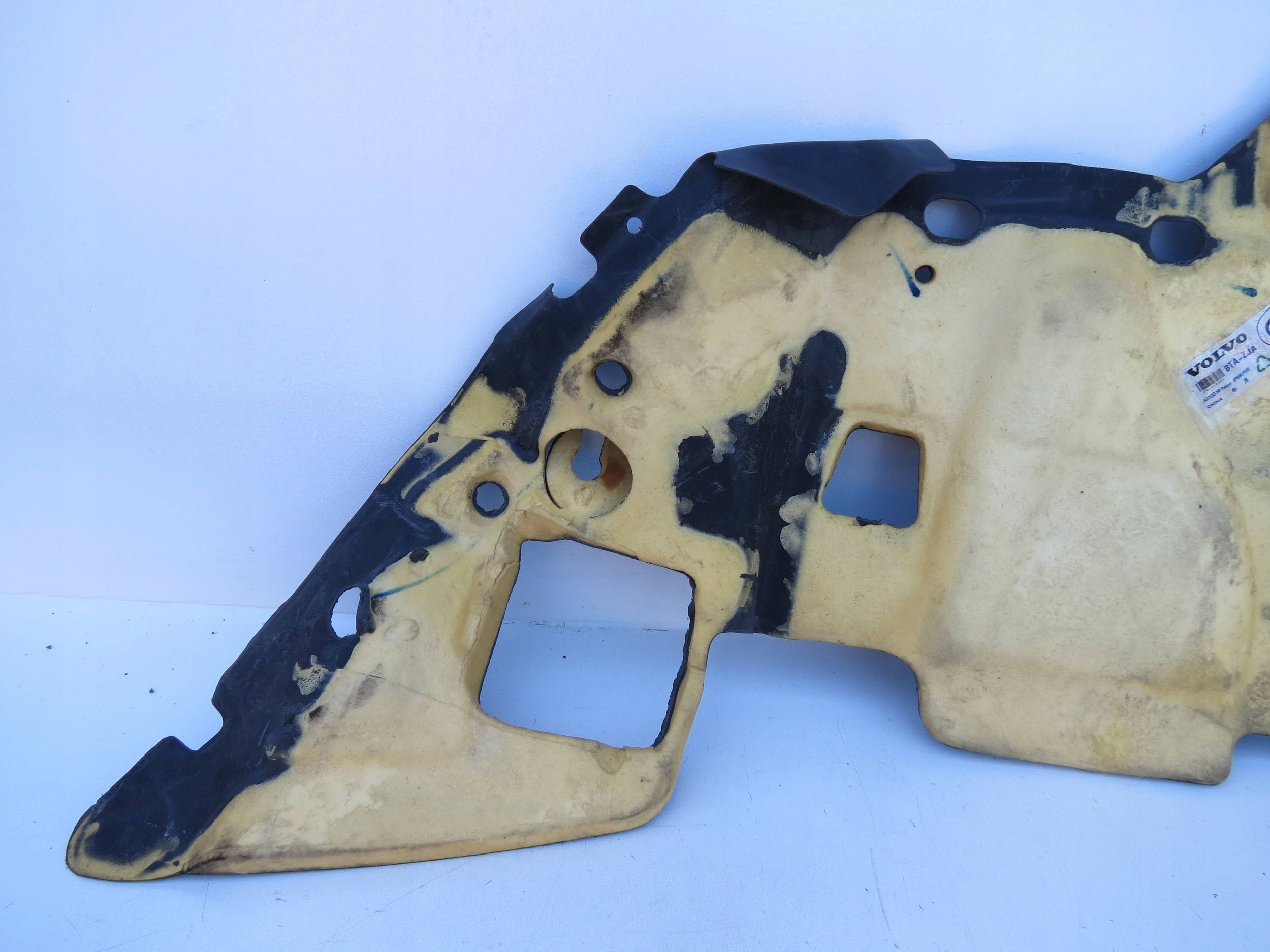 soundproofing boot VOLVO XC60 II 31426665