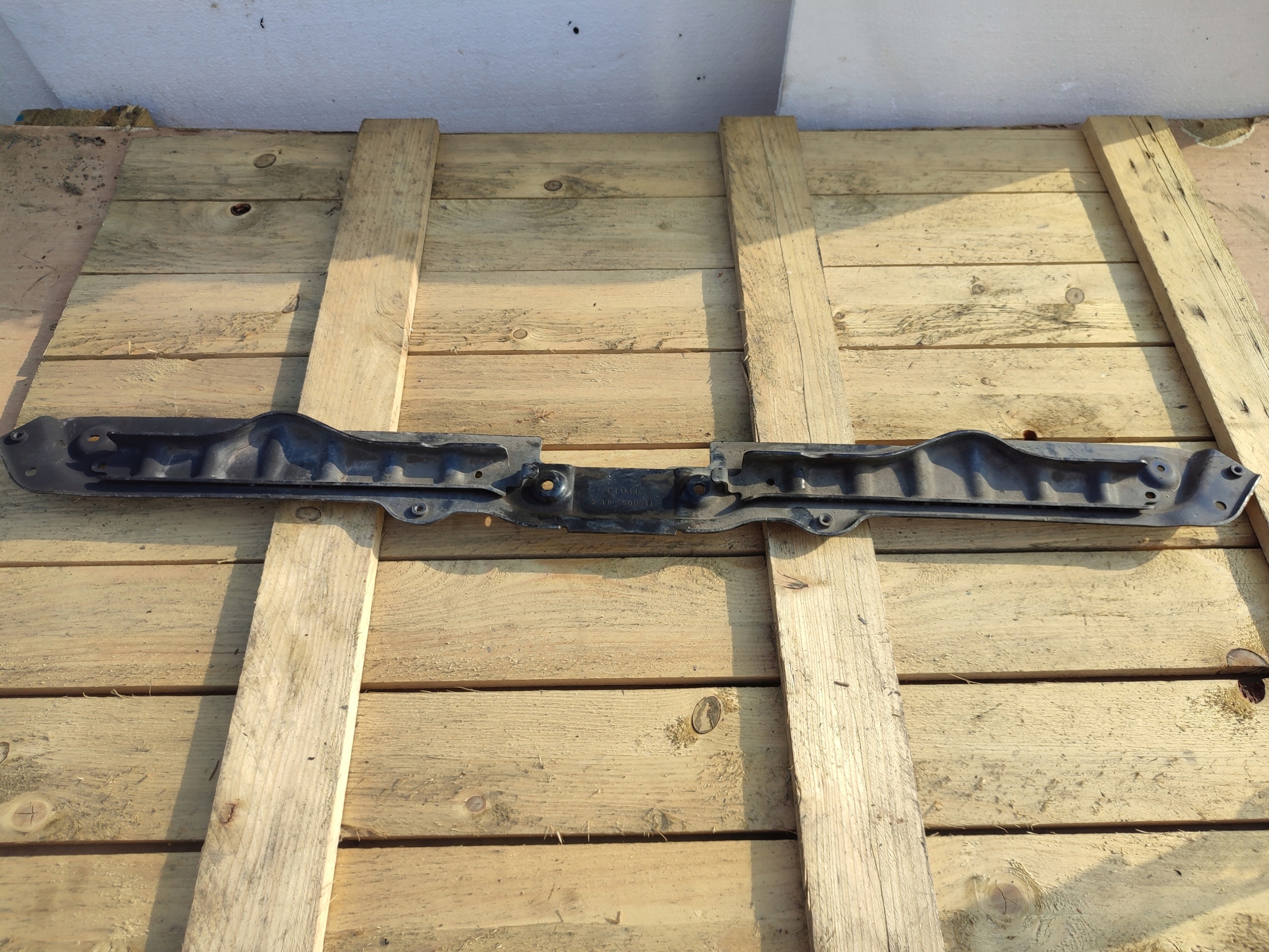 Stütze Halter Blende Abdeckung AKUMULATORA TESLA 3 110005501C