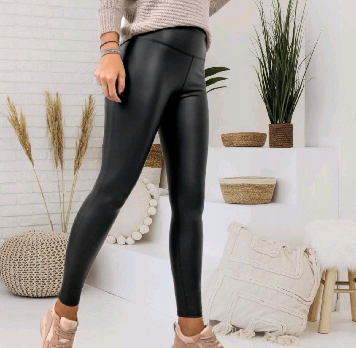 

Woskowane eko skórzane legginsy push up