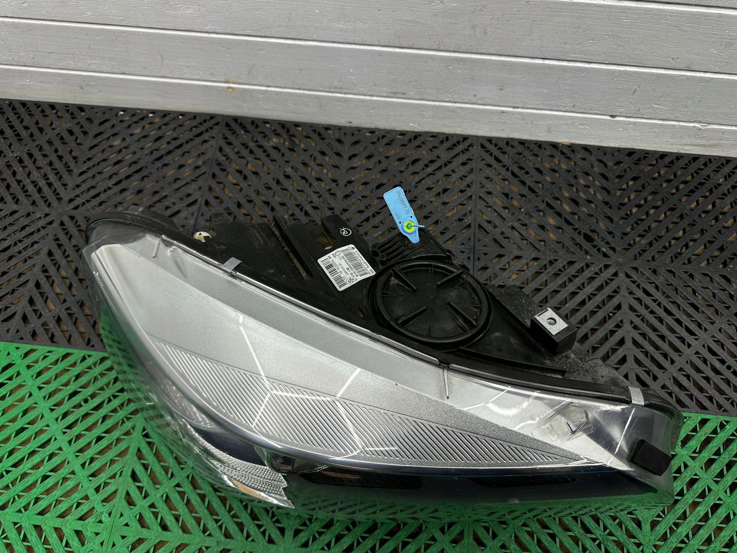 light front side right BMW 2 F45 7422574
