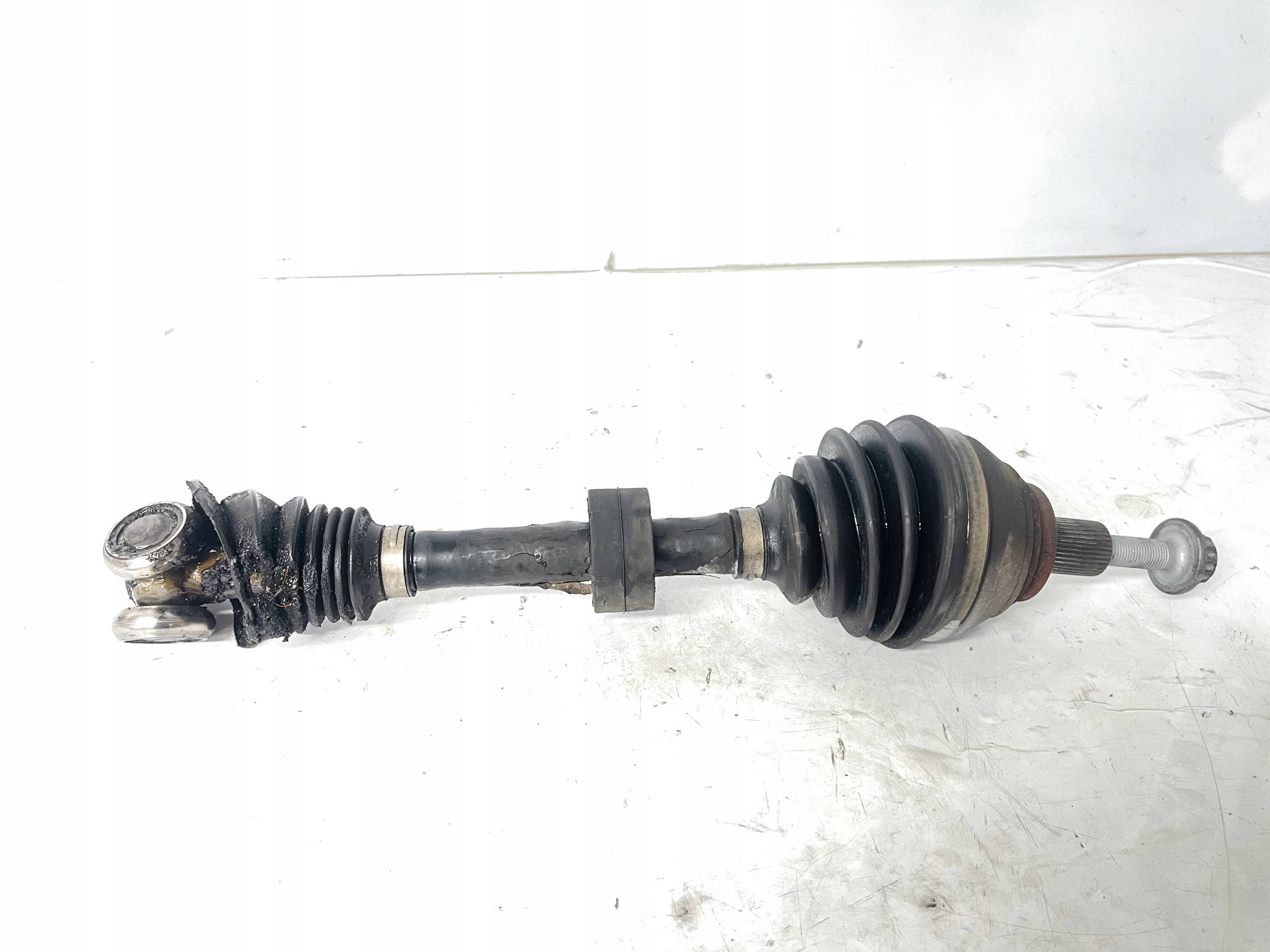 VW PASSAT B8 2.0TDI semi-axis AUTOMAT semi-axis left 3Q0407271AM