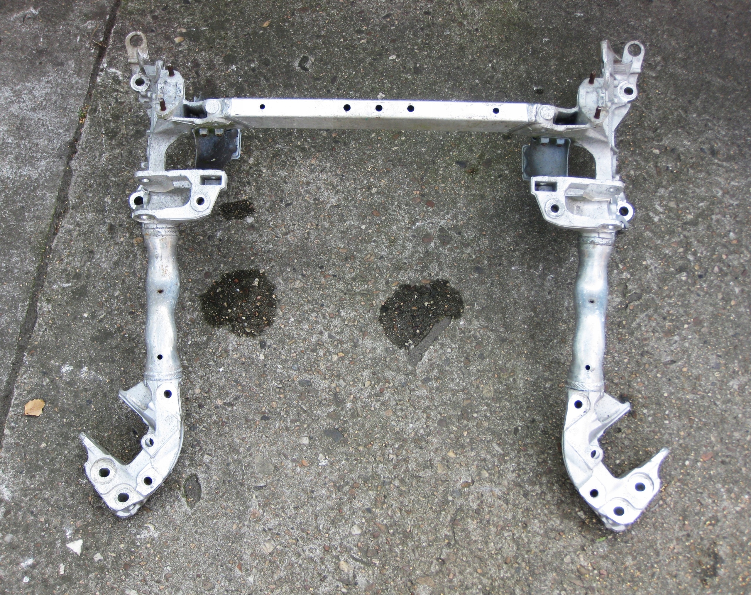 AUDI Q5 2.0 TDI 08-16 axle beam subframe axle beam sider below engine front 8R0399315K