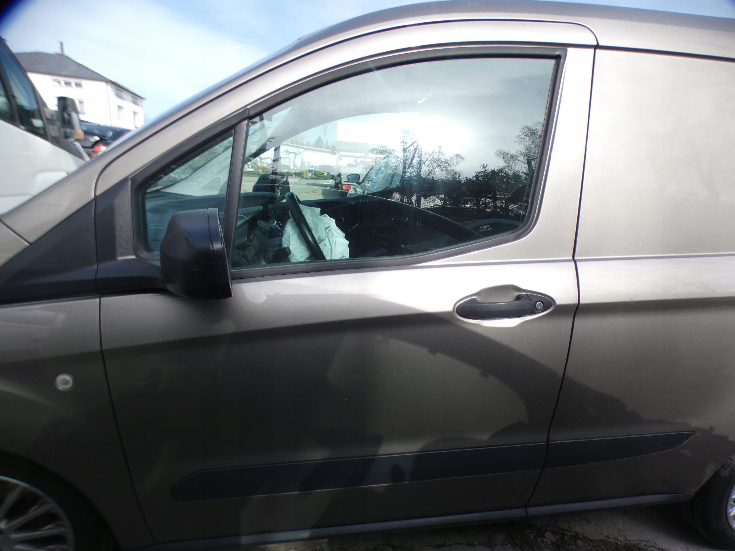 FORD COURIER dveře levé předek en